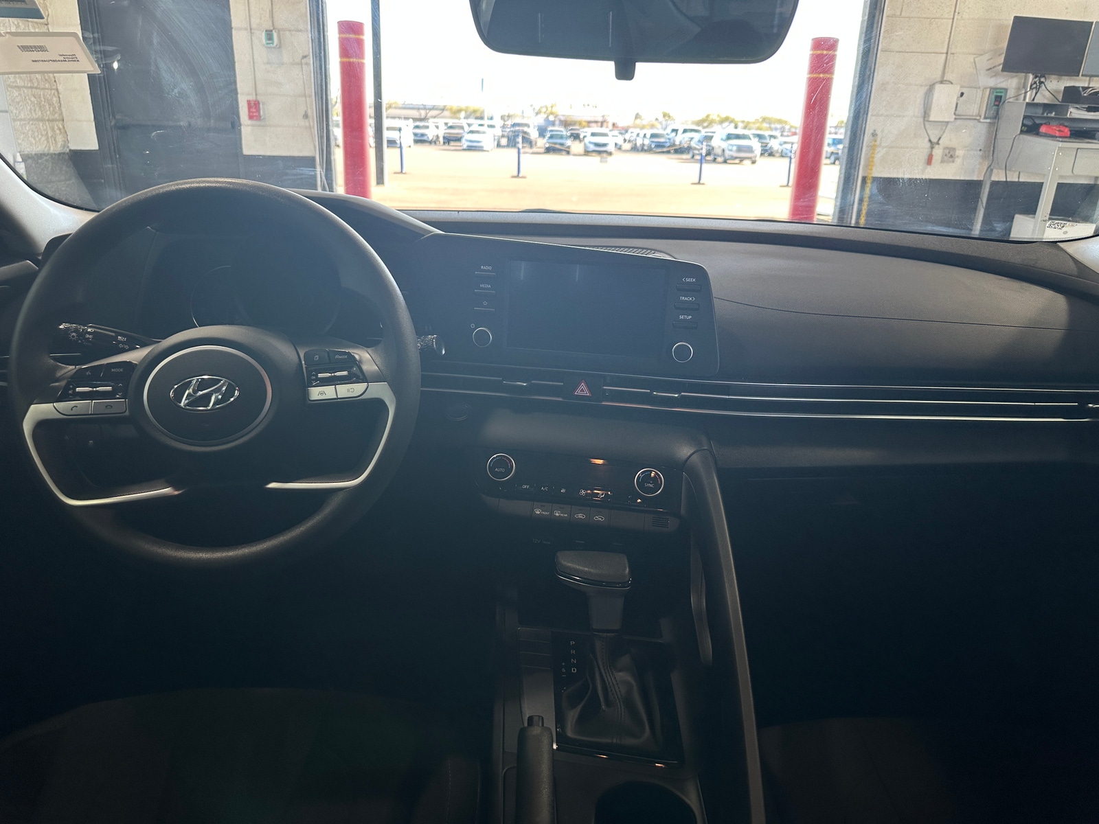 Thumbnail: 2023 Hyundai Elantra - 3