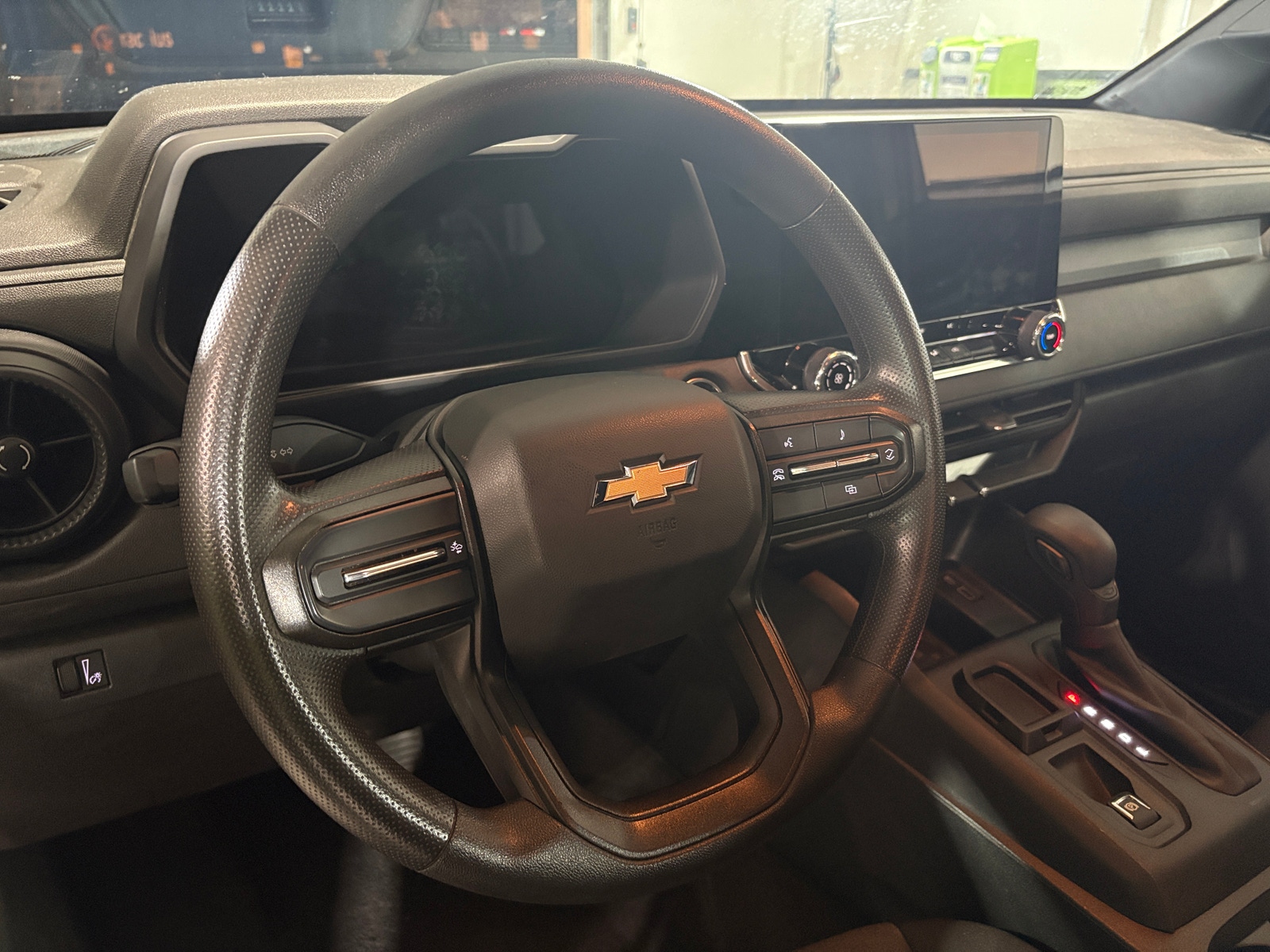 Thumbnail: 2024 Chevrolet Colorado - 5