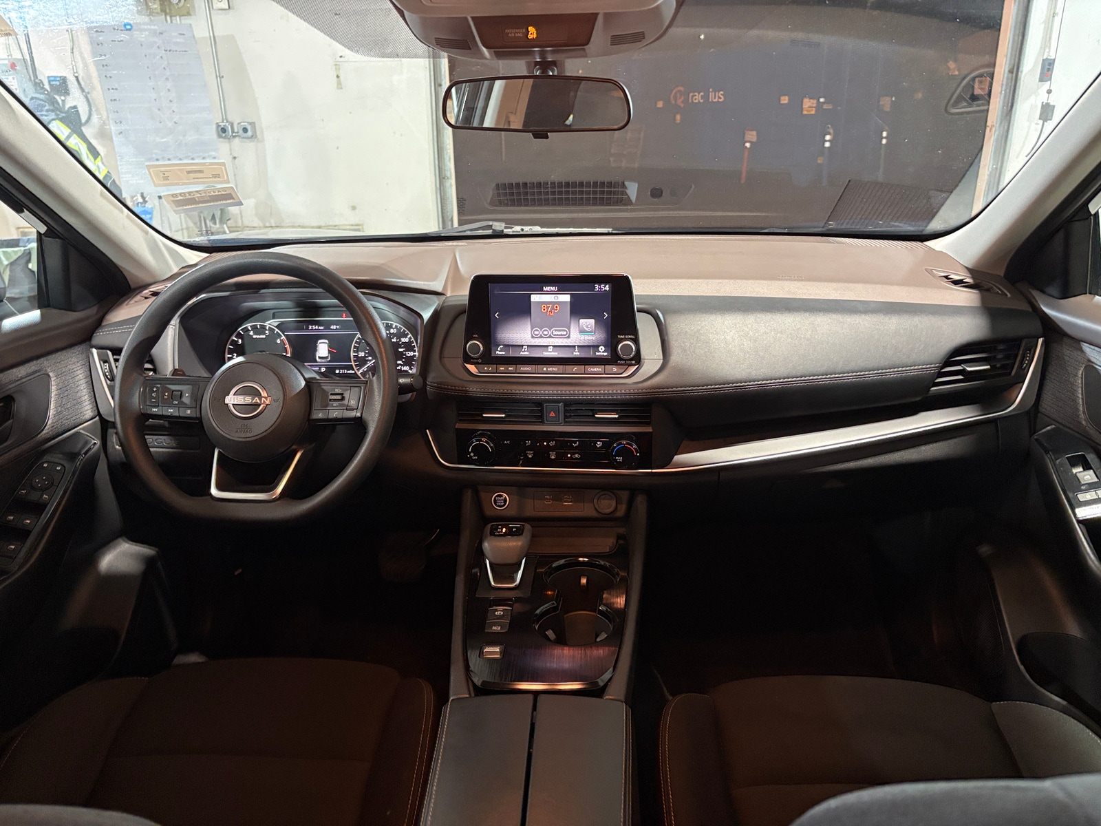 Thumbnail: 2023 Nissan Rogue - 3