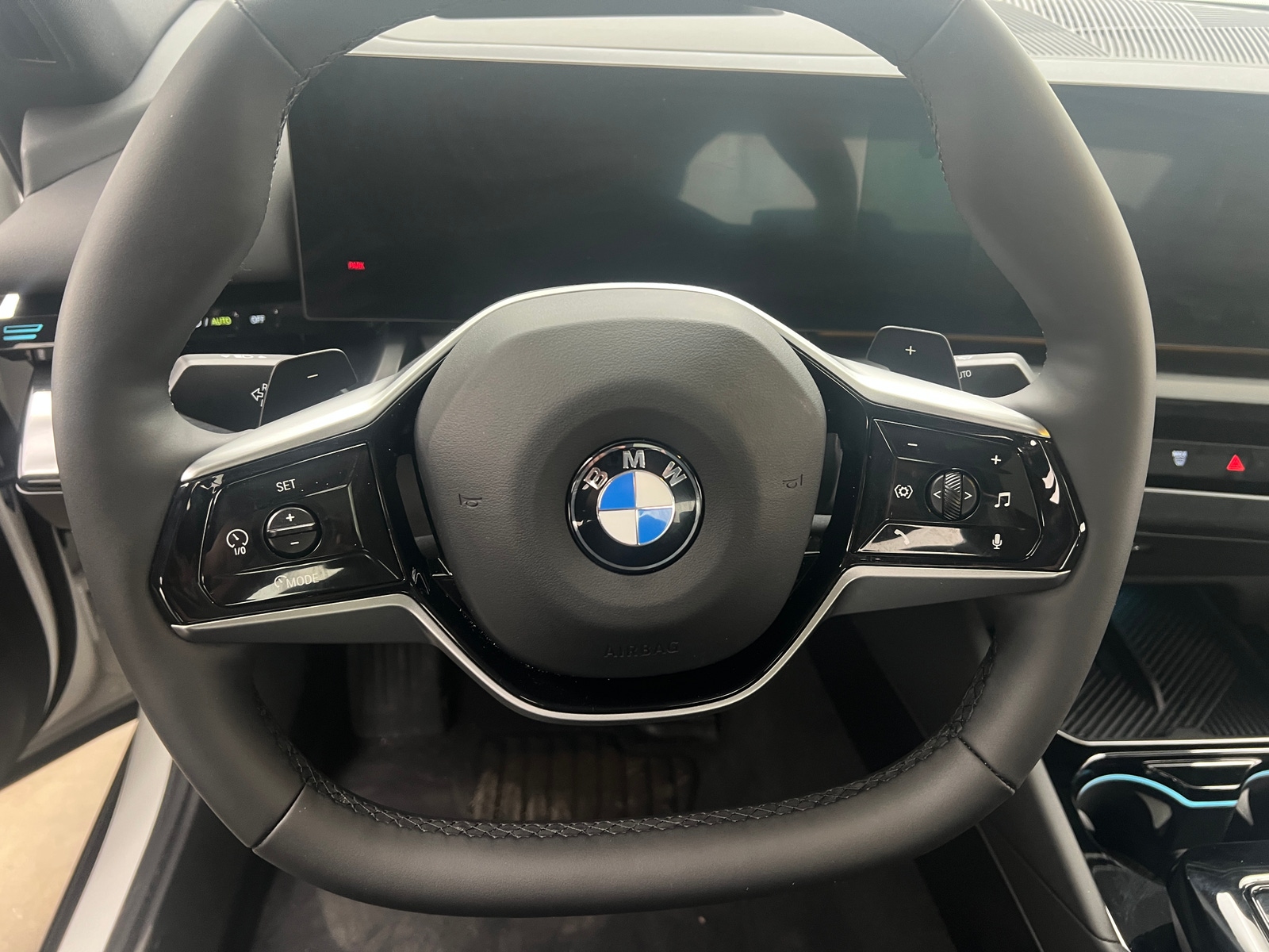 Thumbnail: 2026 BMW 5 Series - 4