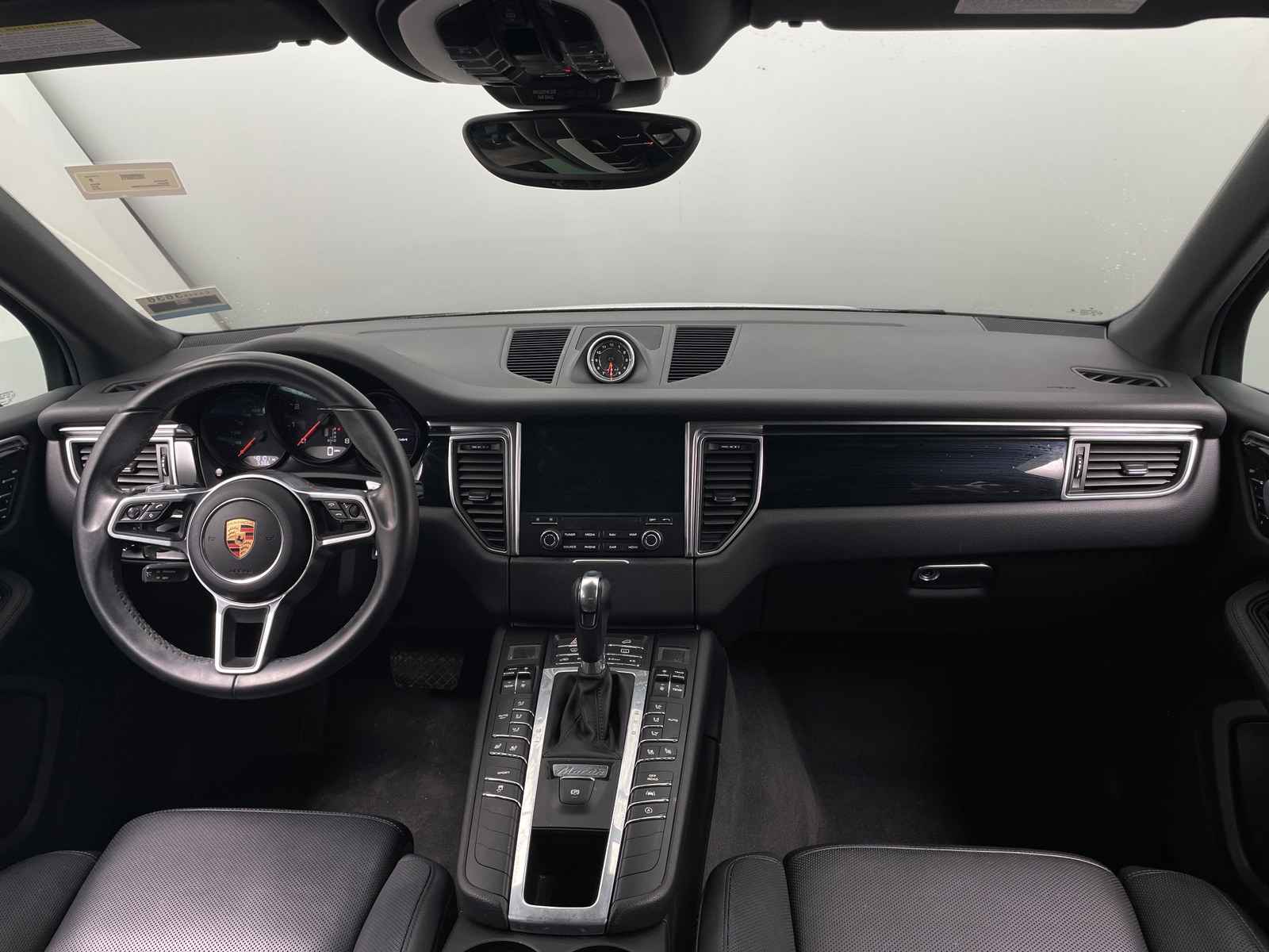 Thumbnail: 2018 Porsche Macan - 2