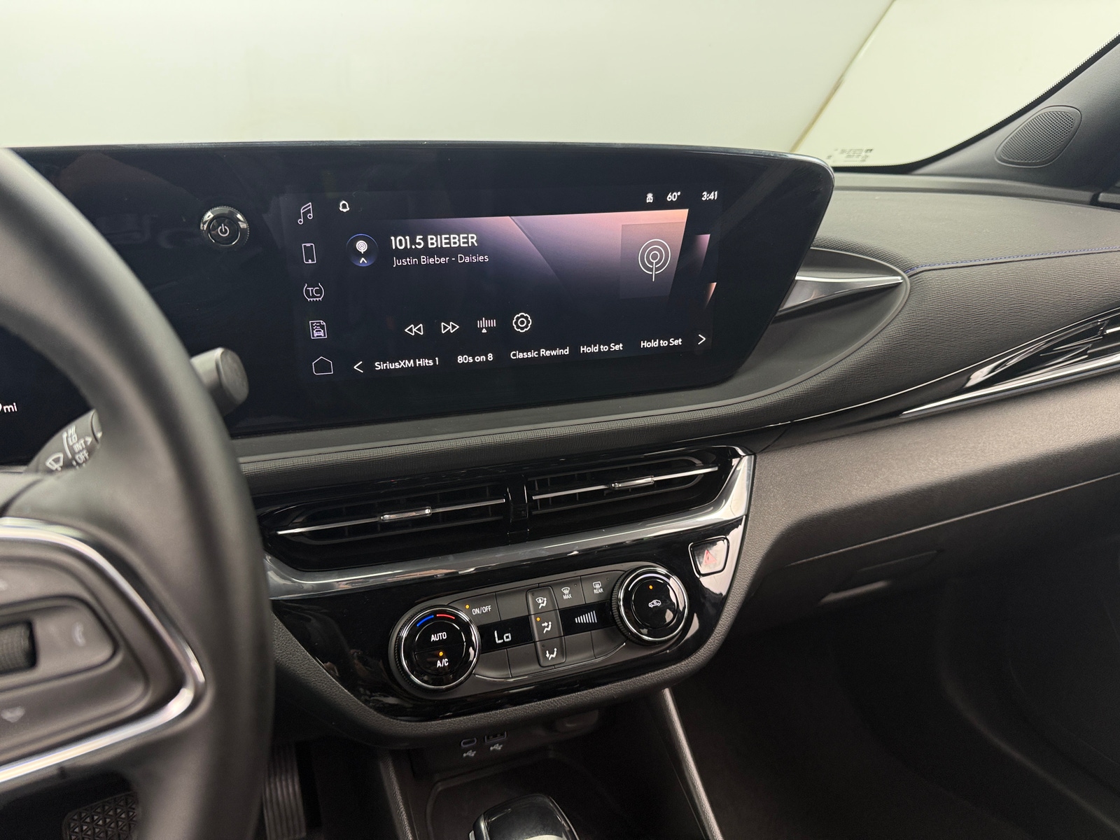 Thumbnail: 2025 Buick Envista - 3