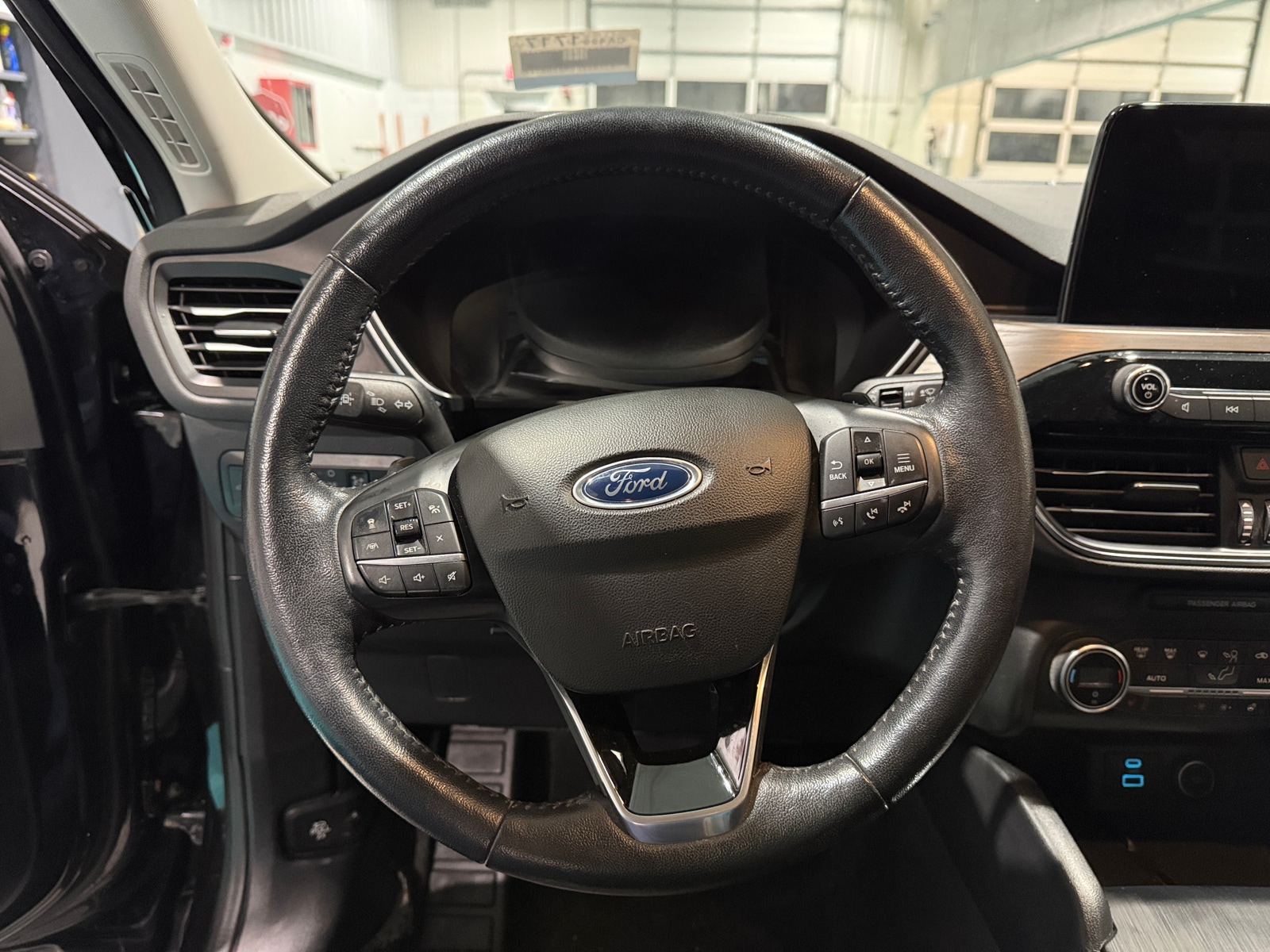 Thumbnail: 2020 Ford Escape - 4