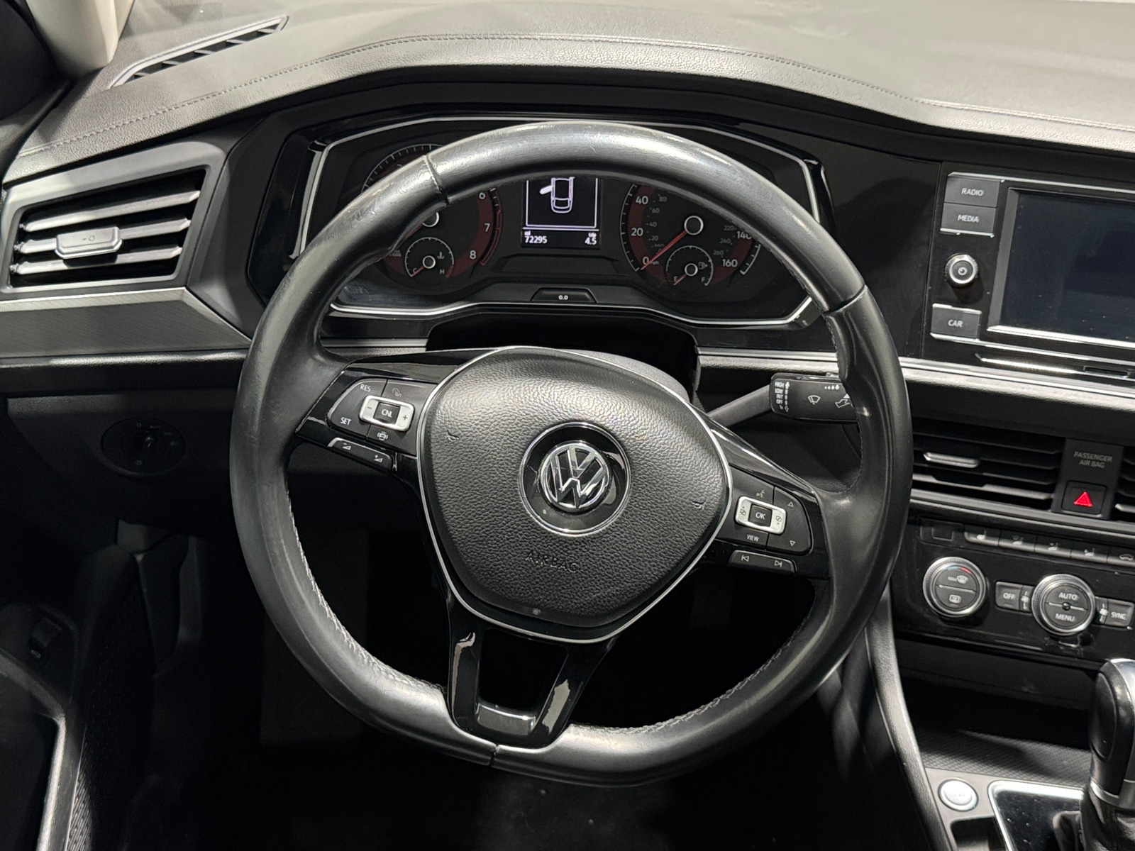 Thumbnail: 2019 Volkswagen Jetta - 4