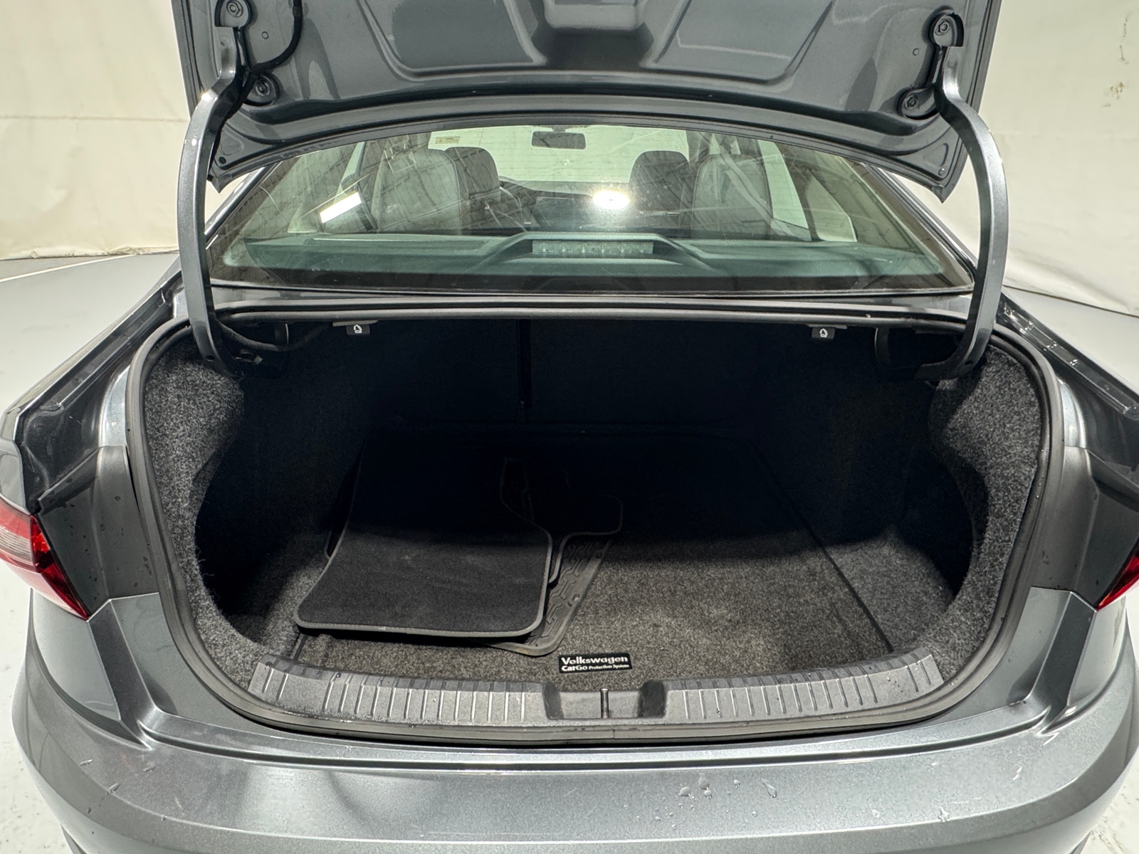 Thumbnail: 2019 Volkswagen Jetta - 6