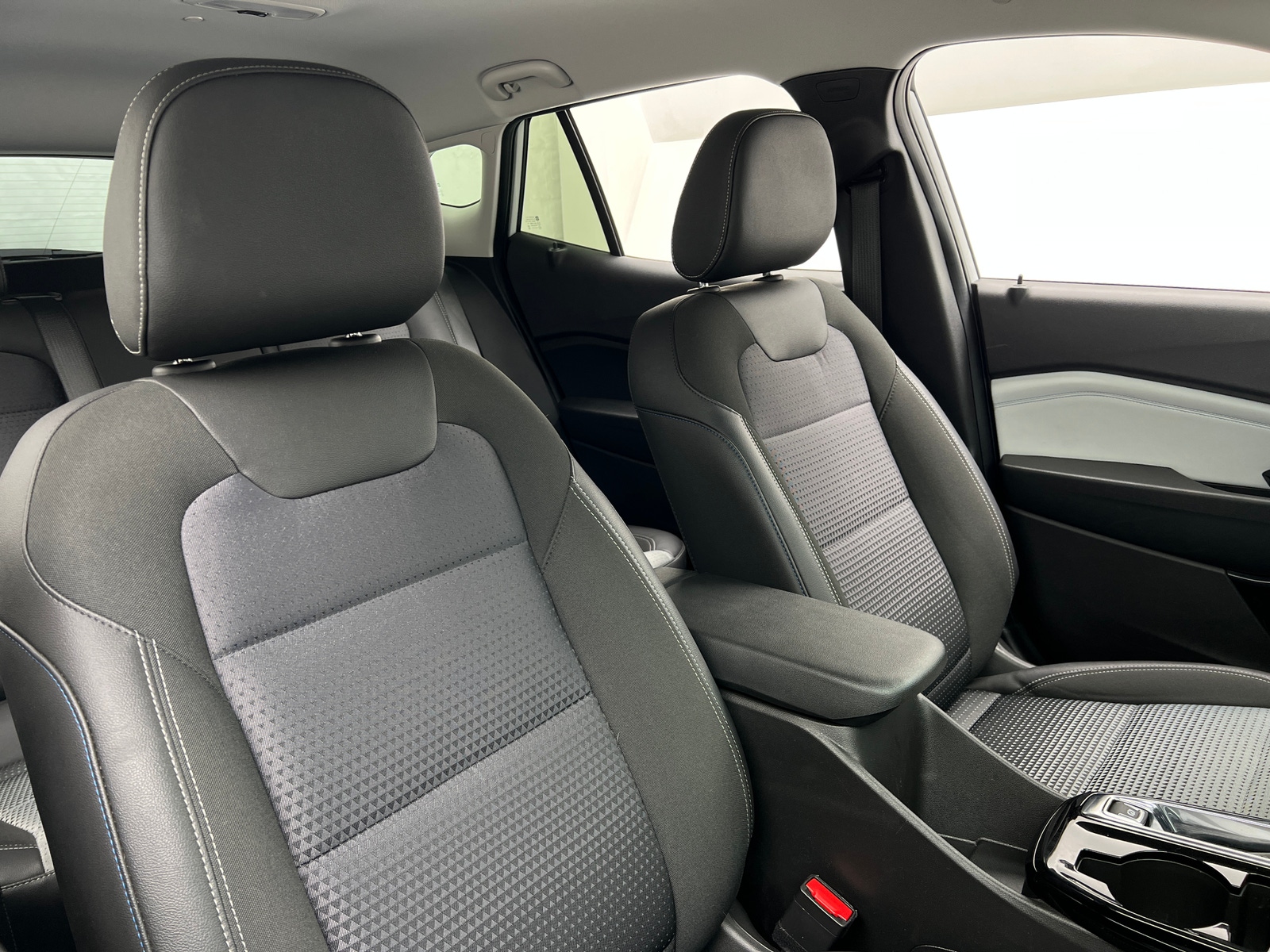 Thumbnail: 2025 Chevrolet Trax - 2