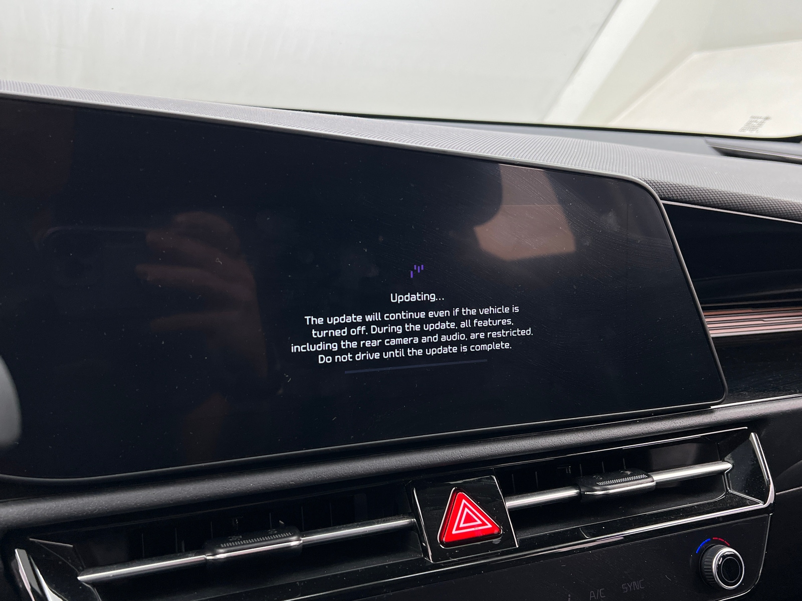 Thumbnail: 2023 Kia Niro - 3