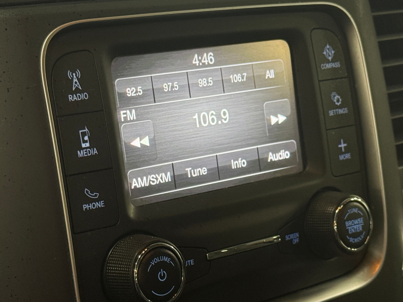 Thumbnail: 2021 RAM 1500 Classic - 4