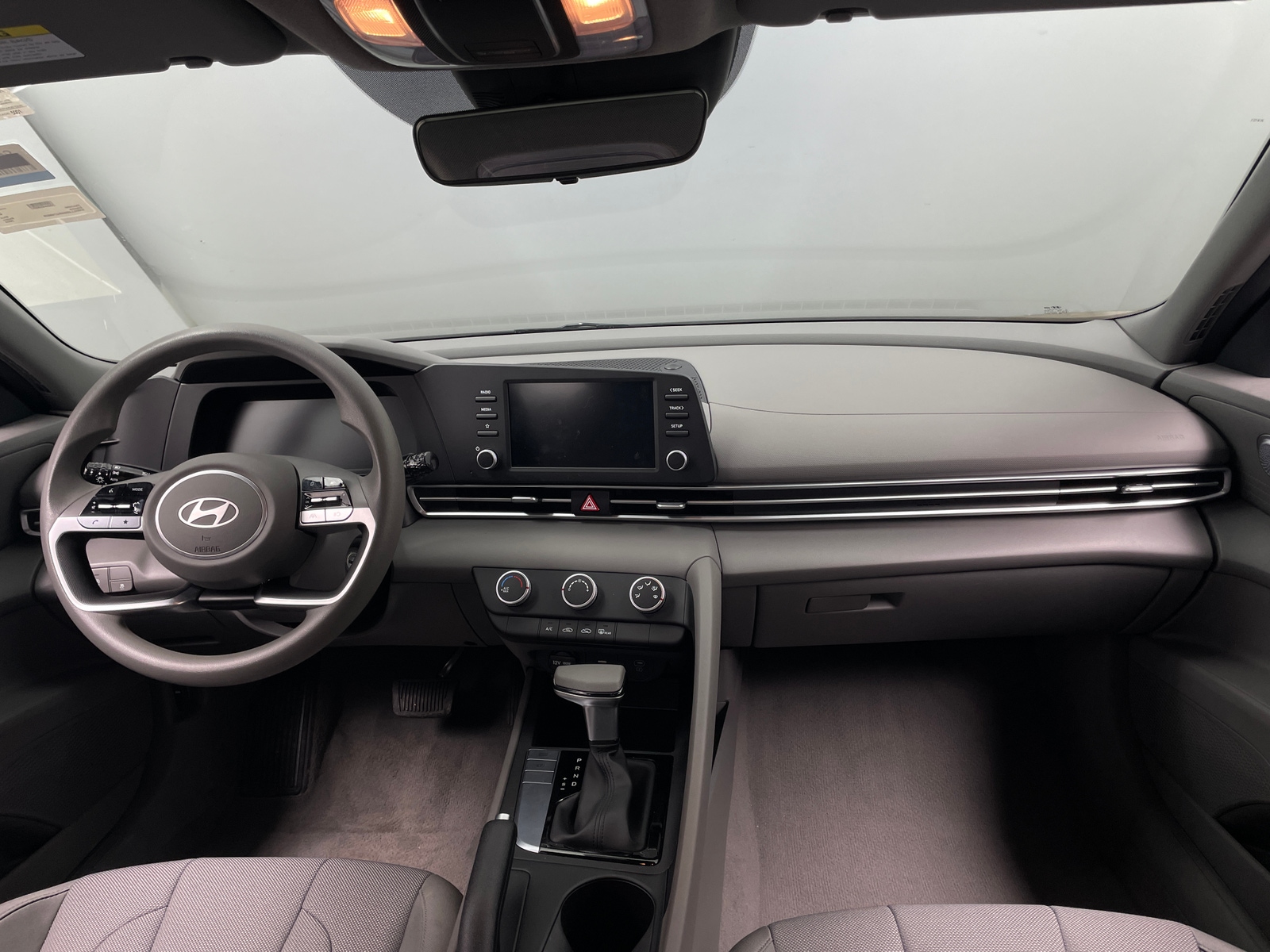 Thumbnail: 2024 Hyundai Elantra - 3