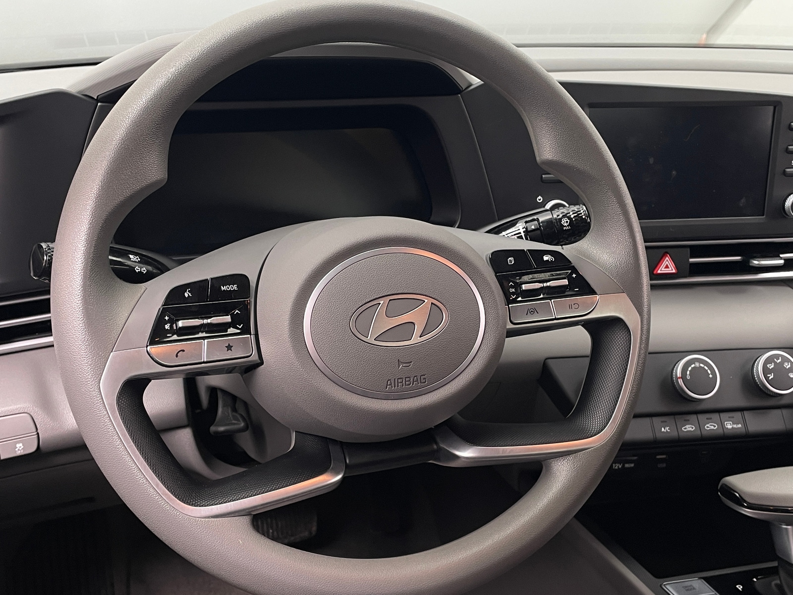 Thumbnail: 2024 Hyundai Elantra - 5
