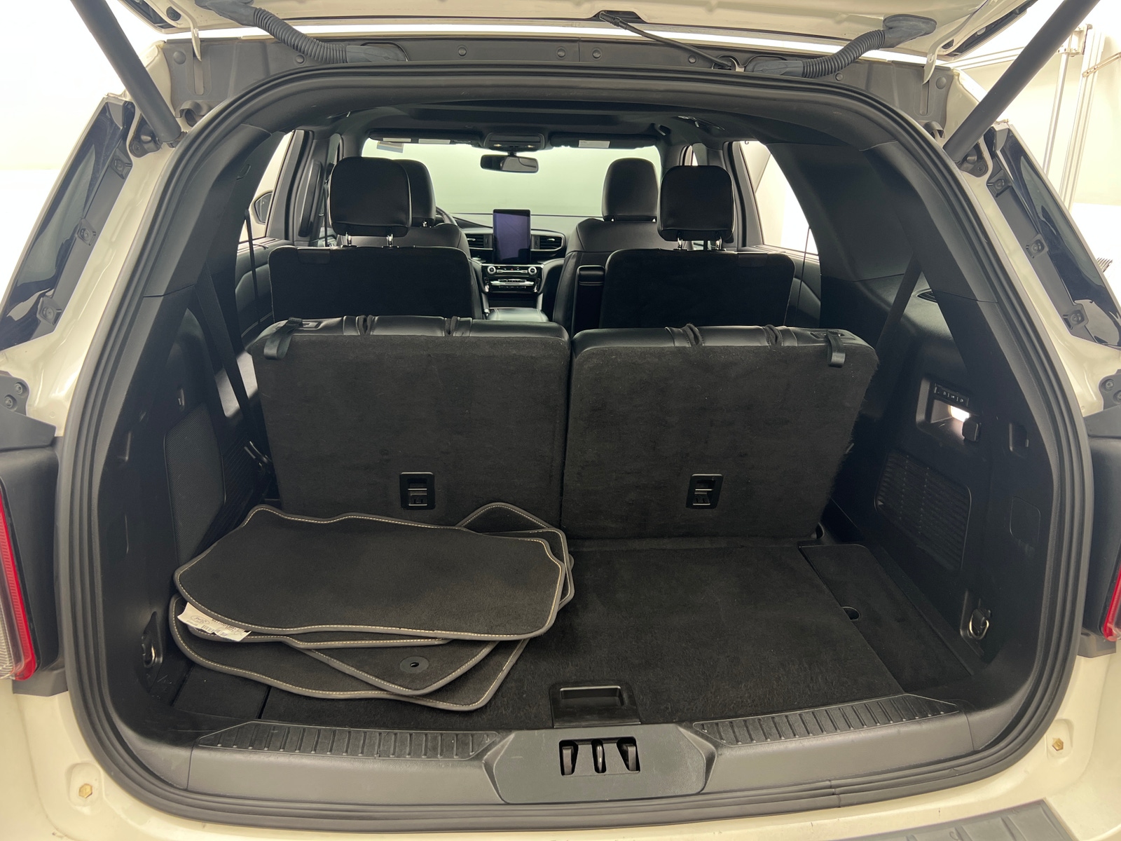 Thumbnail: 2021 Ford Explorer - 6