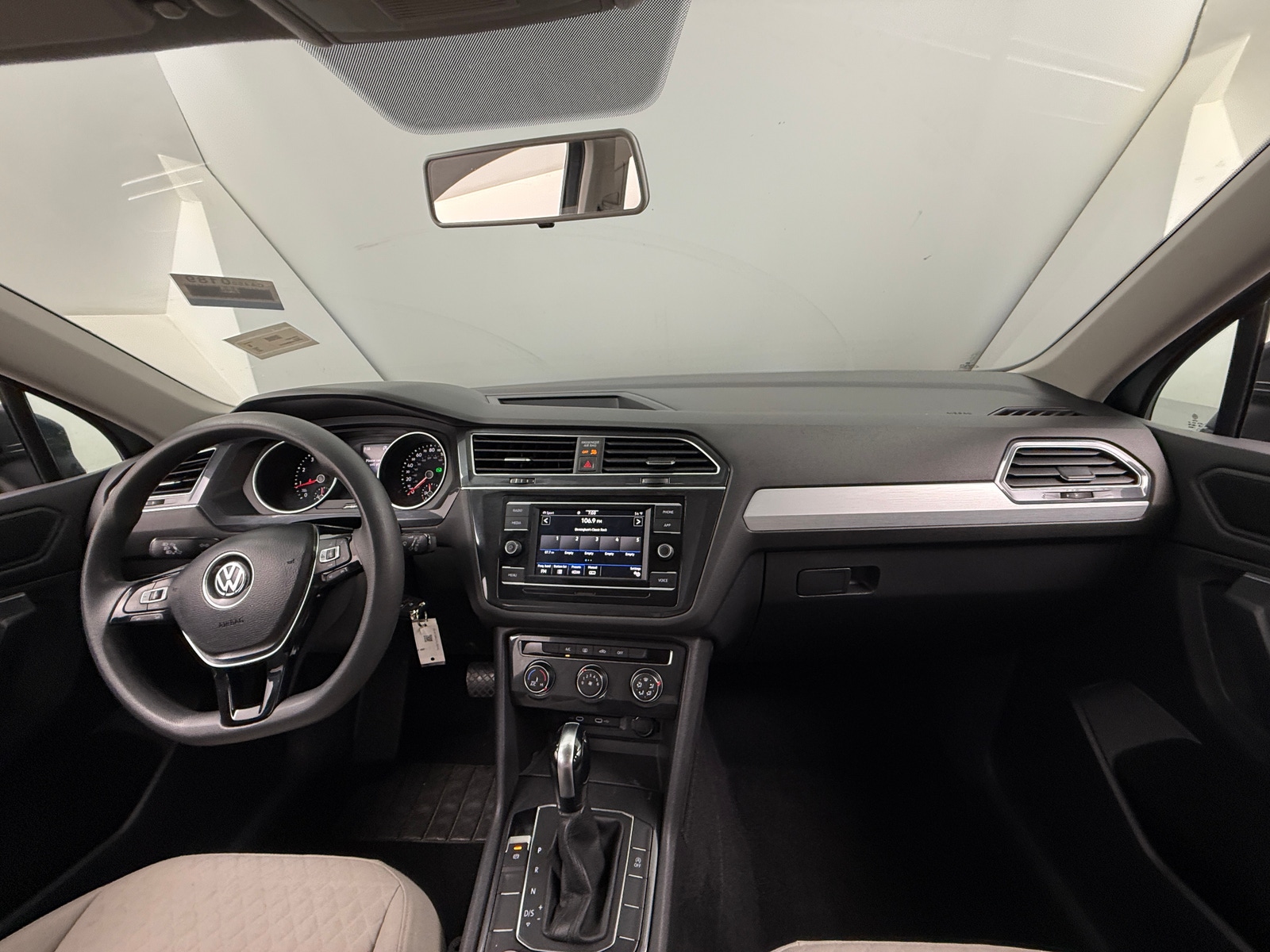 Thumbnail: 2021 Volkswagen Tiguan - 3