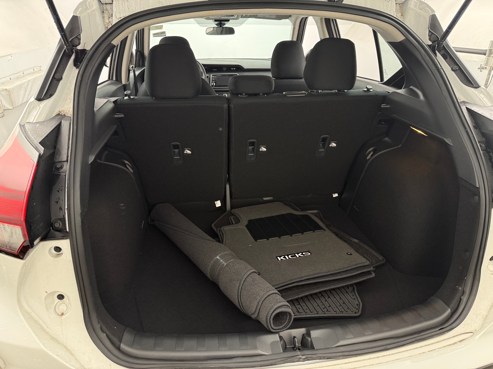 Thumbnail: 2025 Nissan Kicks - 7