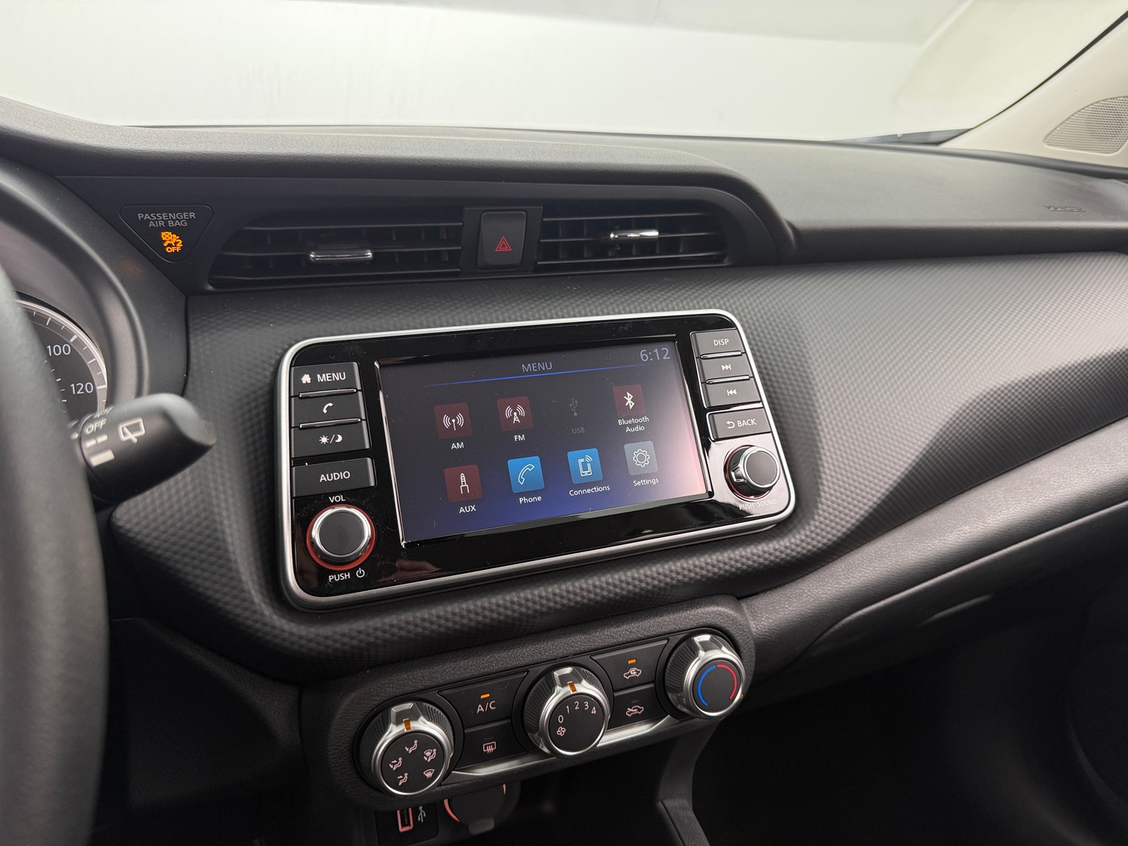 Thumbnail: 2025 Nissan Kicks - 4