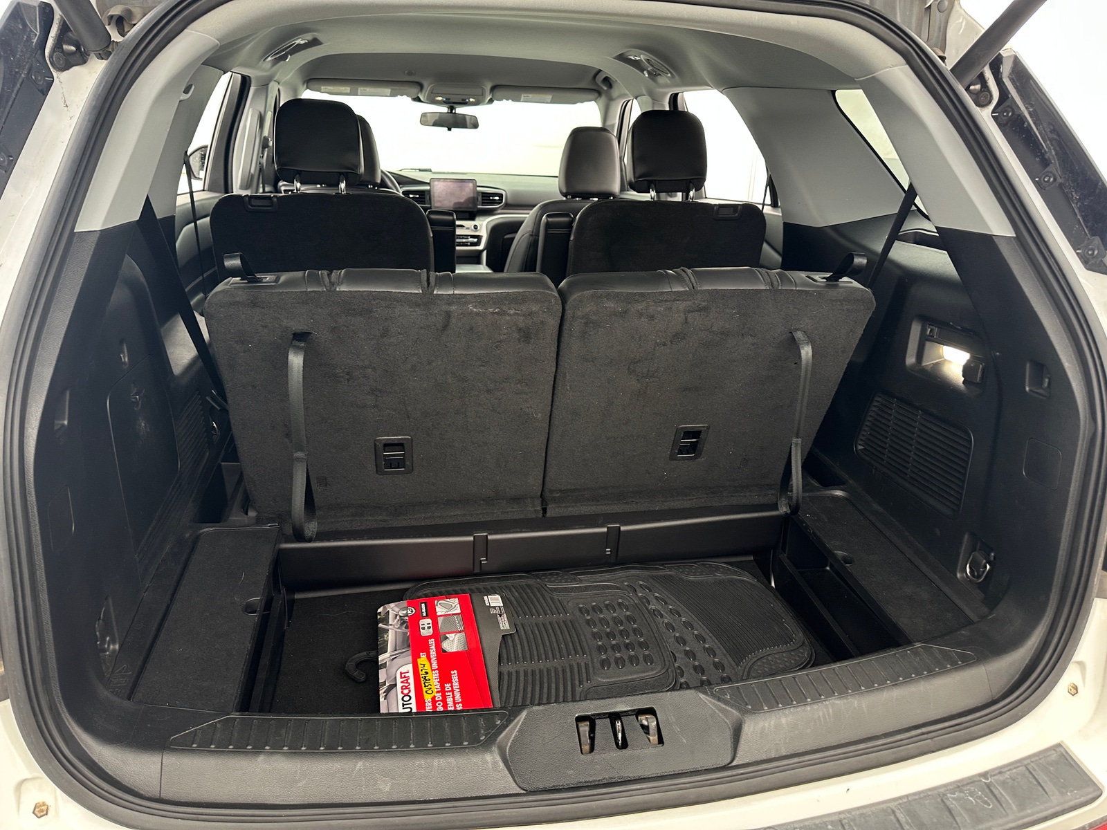 Thumbnail: 2022 Ford Explorer - 6