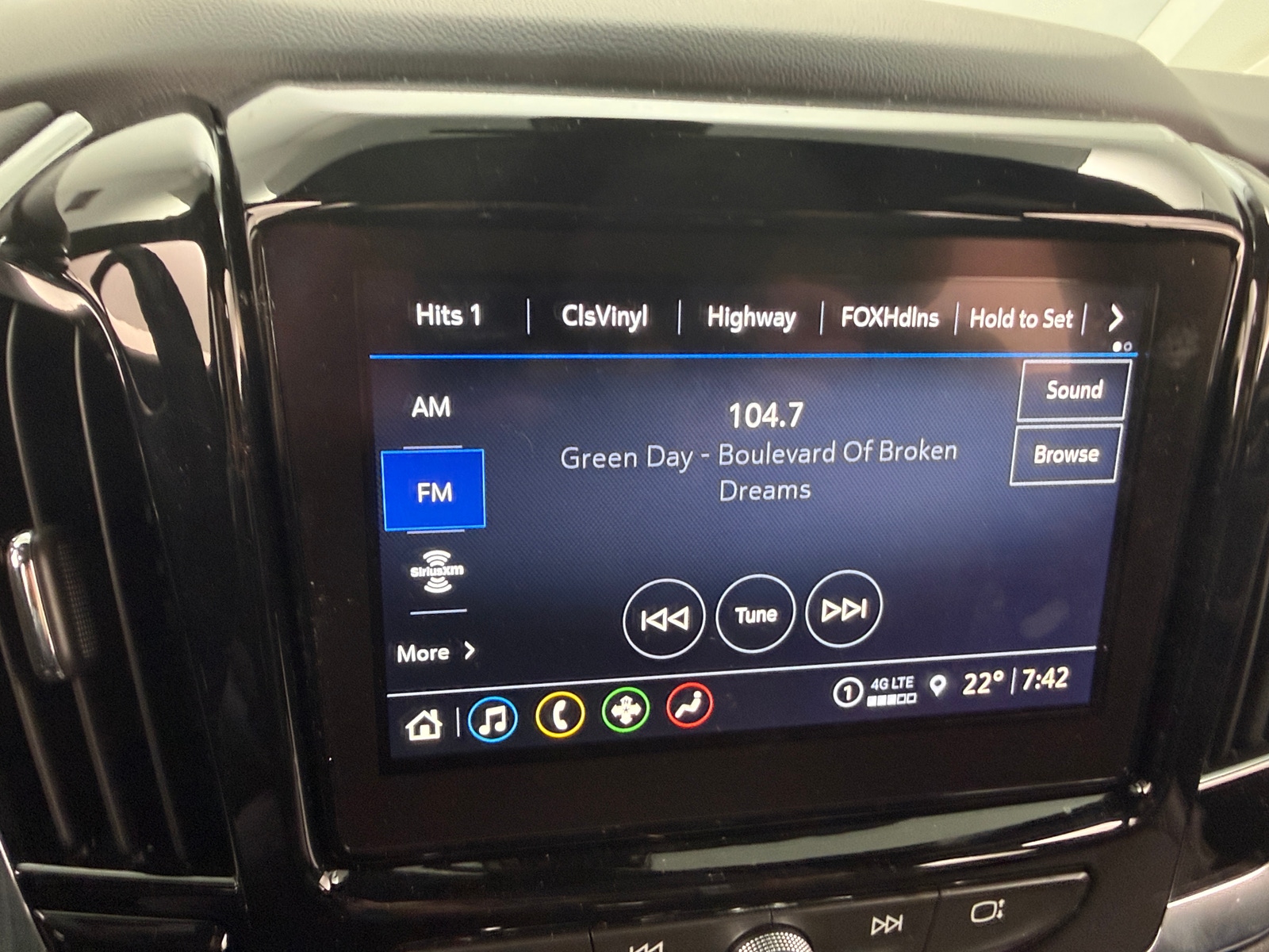 Thumbnail: 2023 Chevrolet Traverse - 3