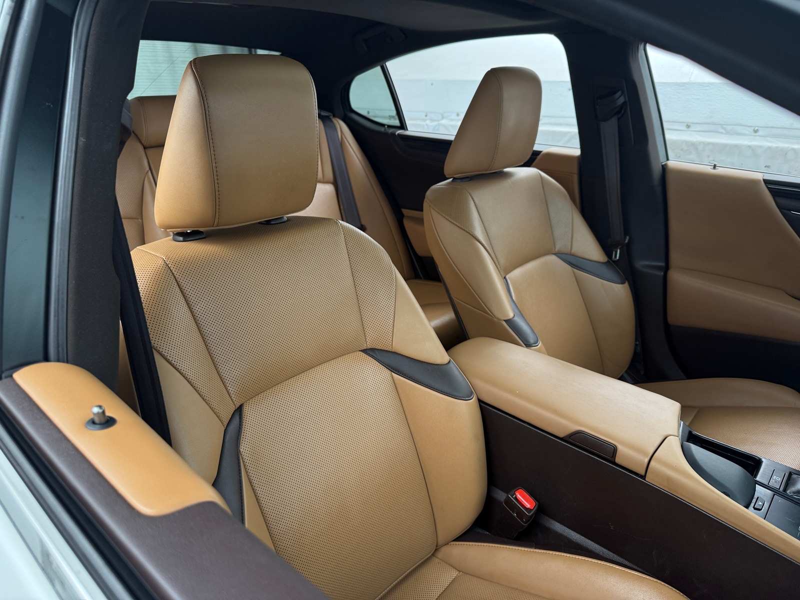 Thumbnail: 2019 Lexus ES - 2