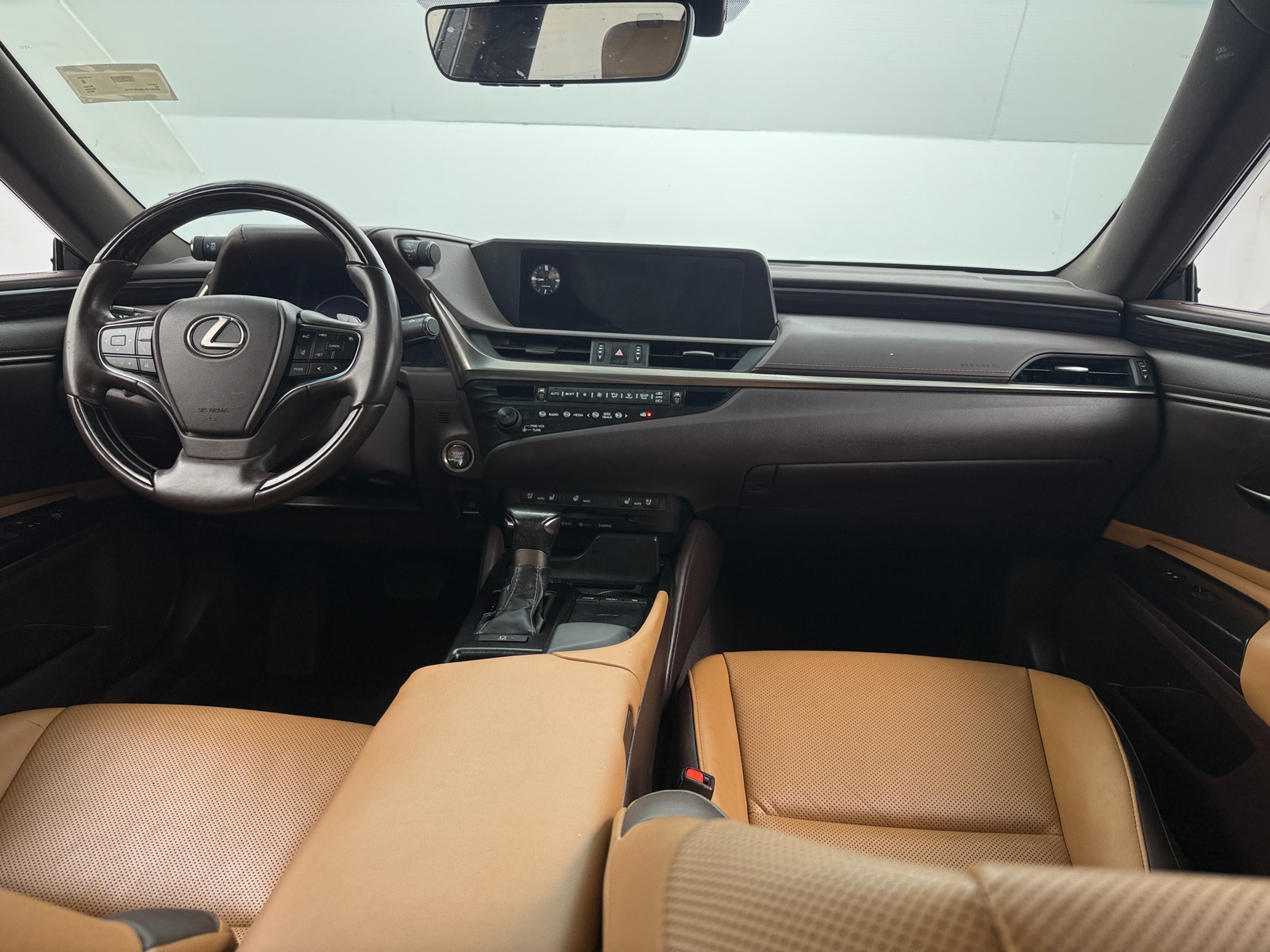 Thumbnail: 2019 Lexus ES - 3