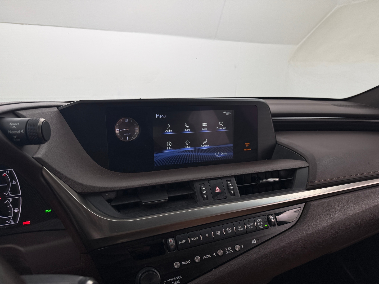 Thumbnail: 2019 Lexus ES - 4