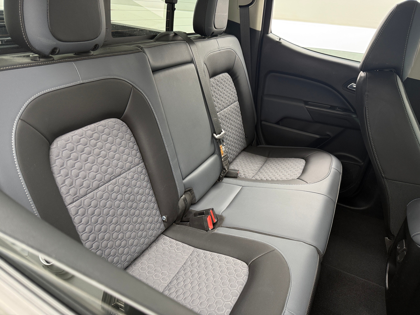 Thumbnail: 2022 Chevrolet Colorado - 5