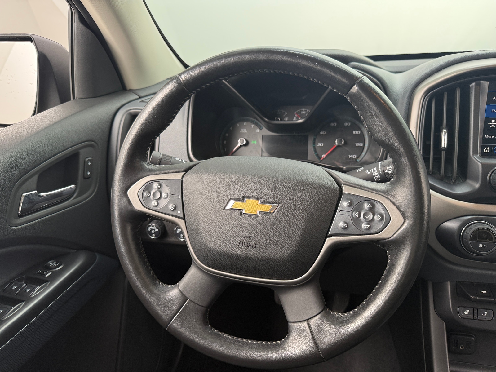 Thumbnail: 2022 Chevrolet Colorado - 4