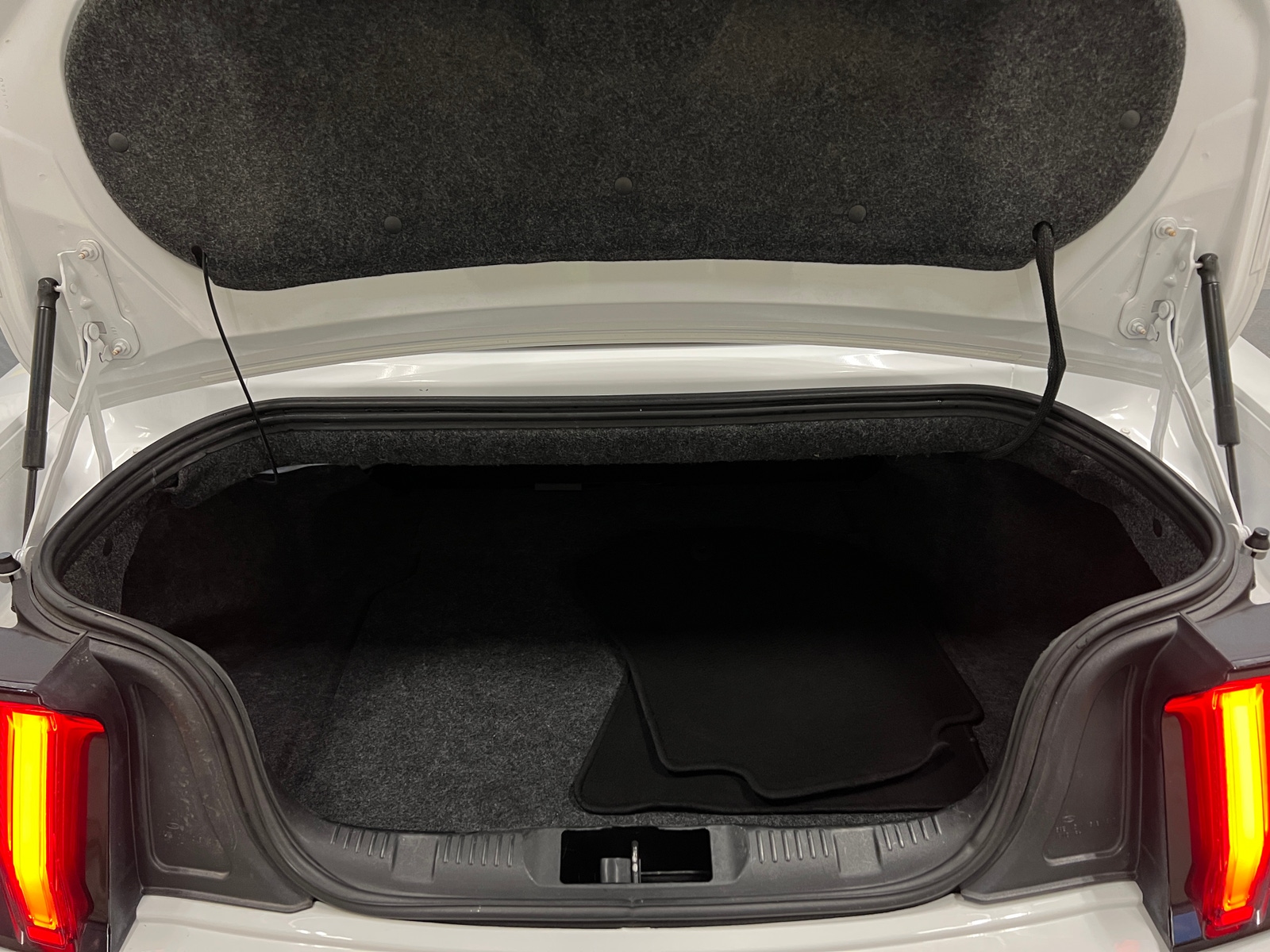 Thumbnail: 2019 Ford Mustang - 7