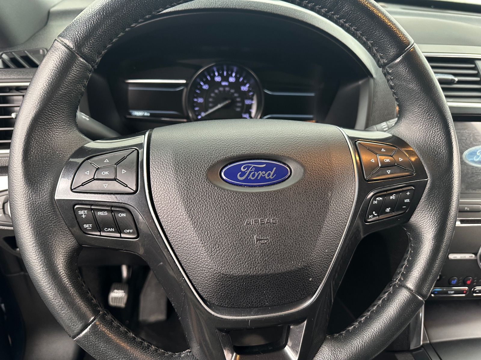 Thumbnail: 2018 Ford Explorer - 4