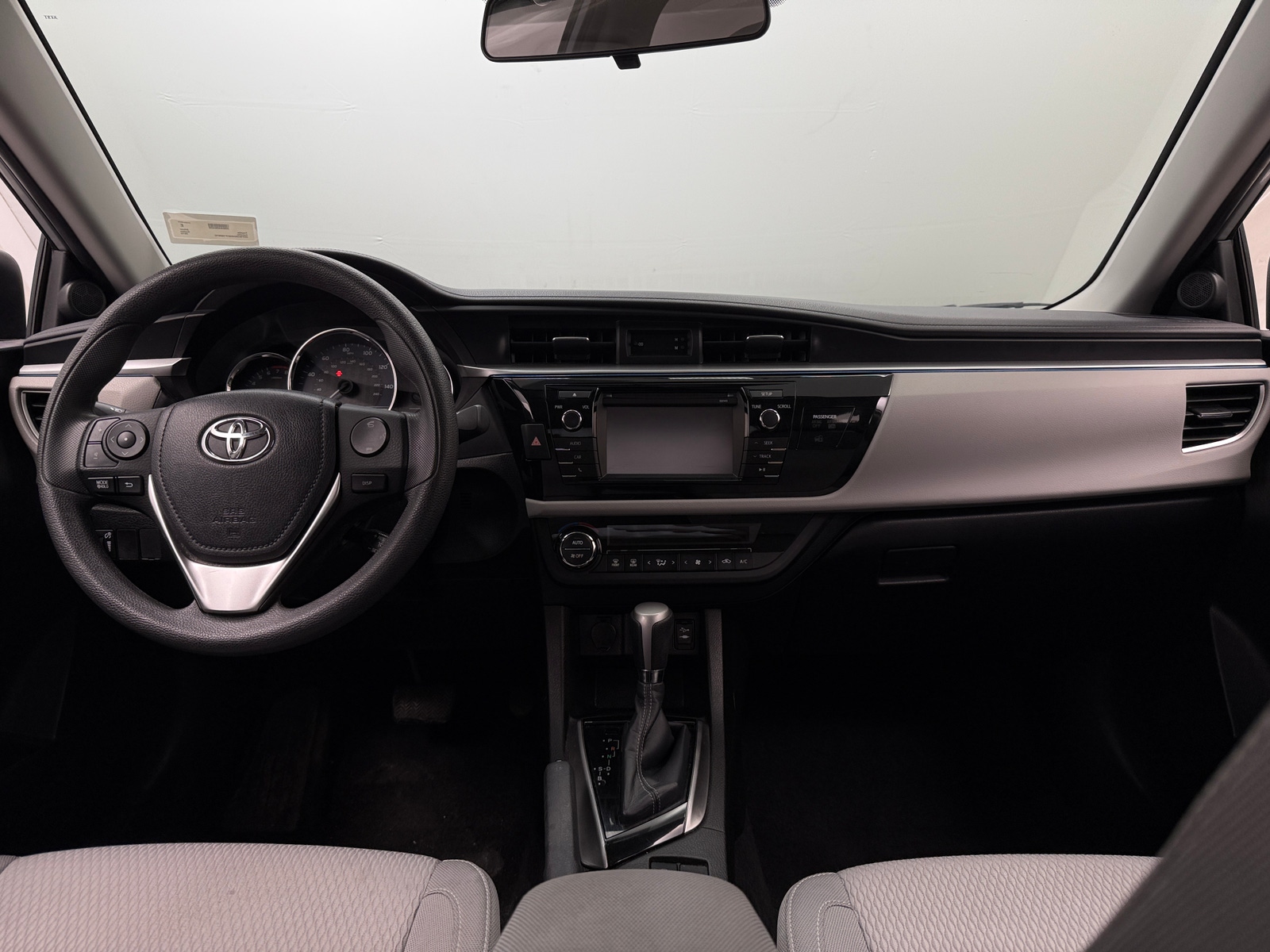 Thumbnail: 2015 Toyota Corolla - 3