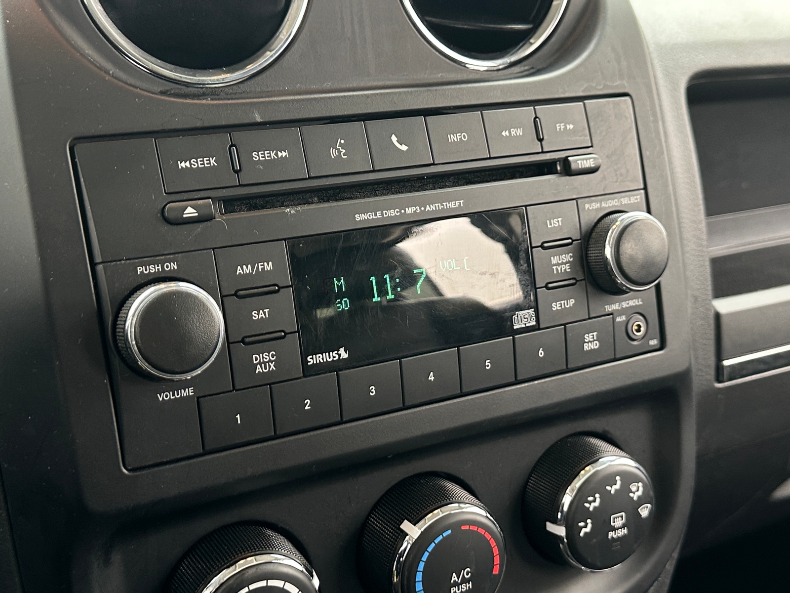 Thumbnail: 2016 Jeep Patriot - 3