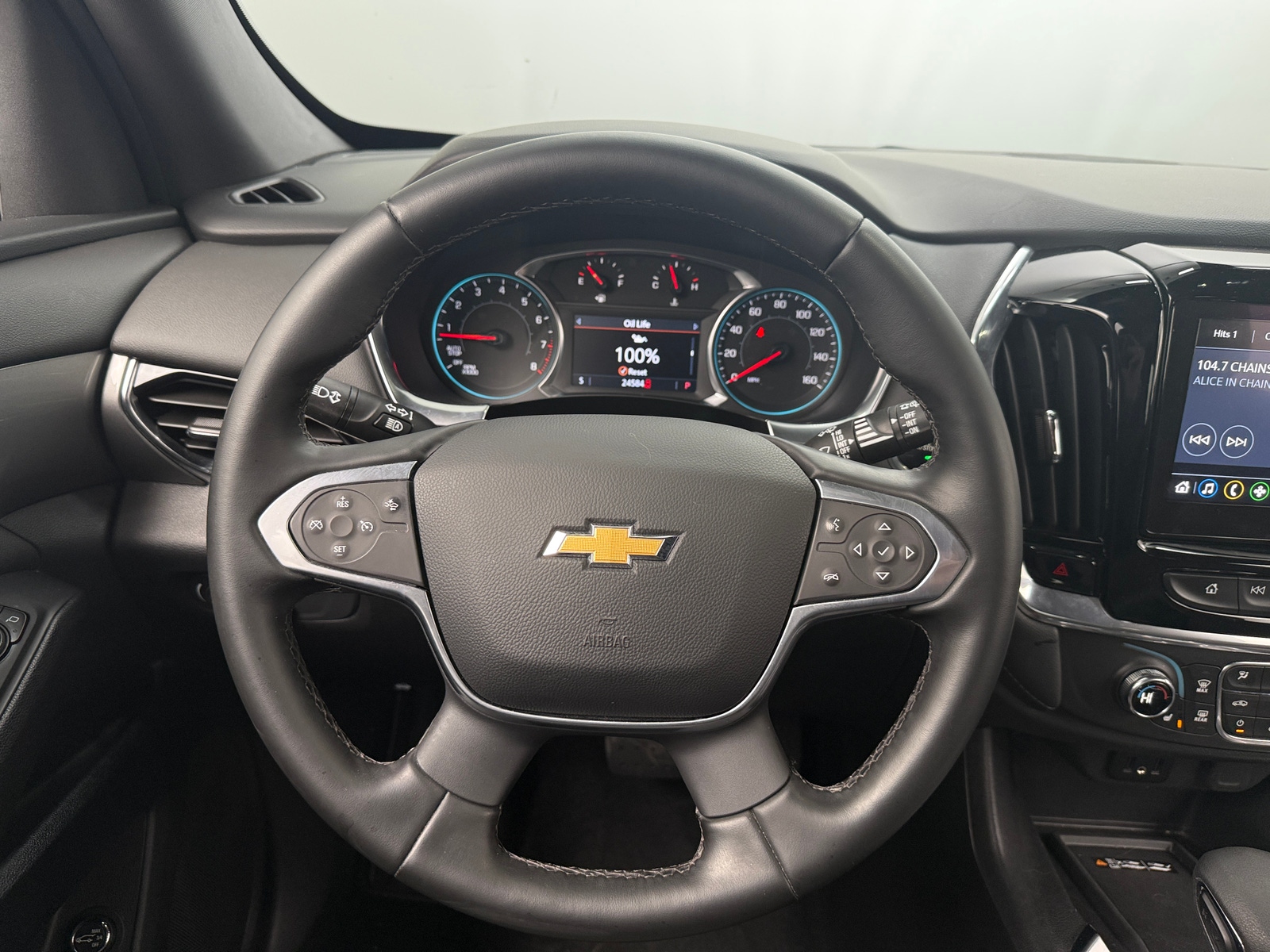 Thumbnail: 2023 Chevrolet Traverse - 4