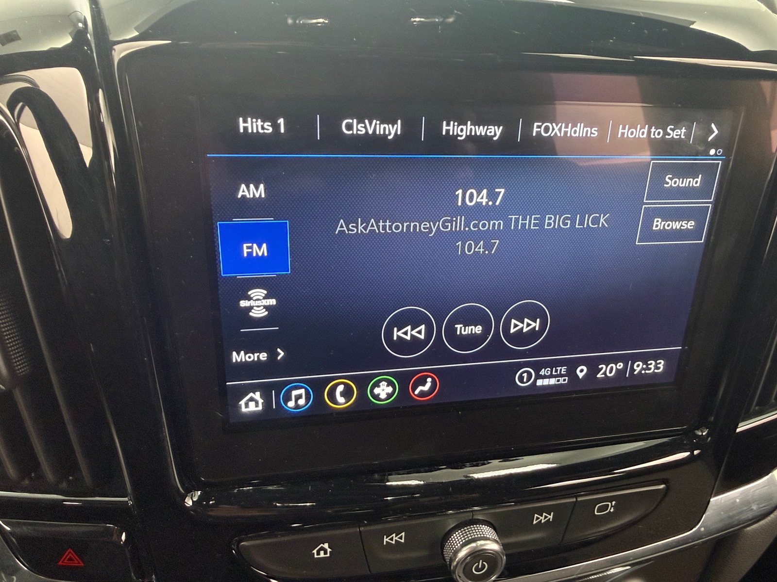 Thumbnail: 2023 Chevrolet Traverse - 3