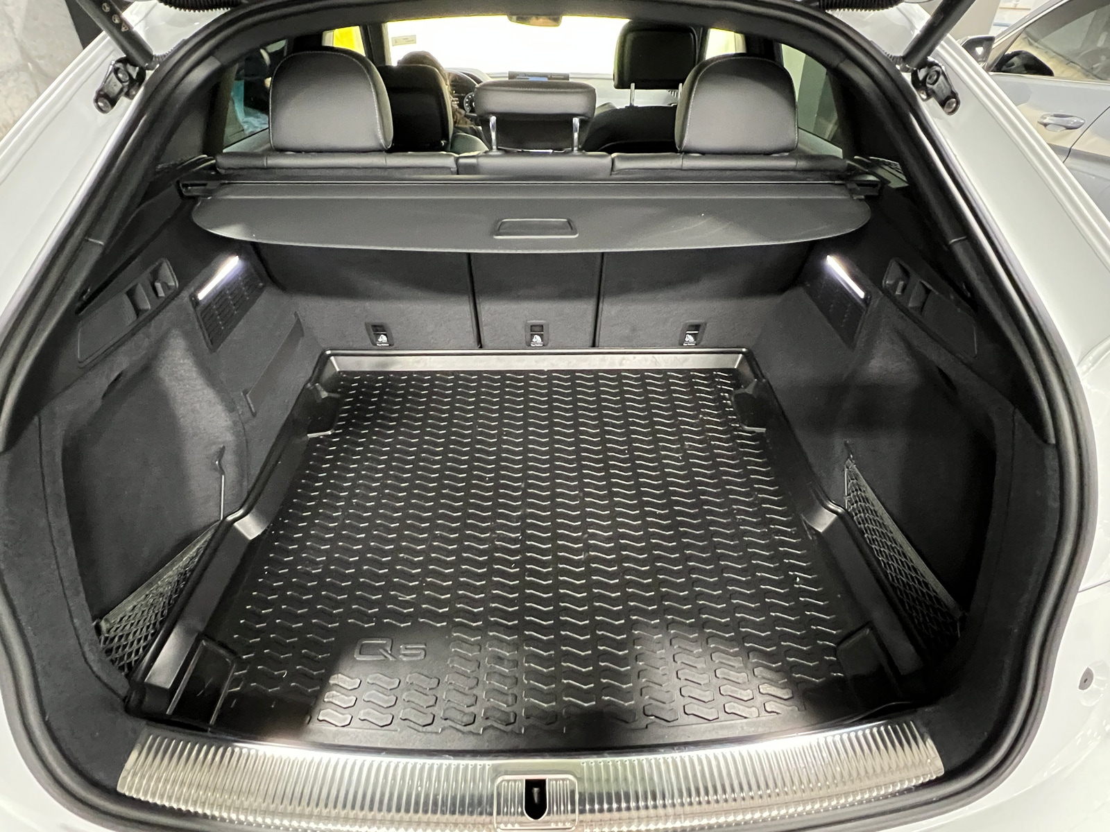 Thumbnail: 2025 Audi SQ5 - 6