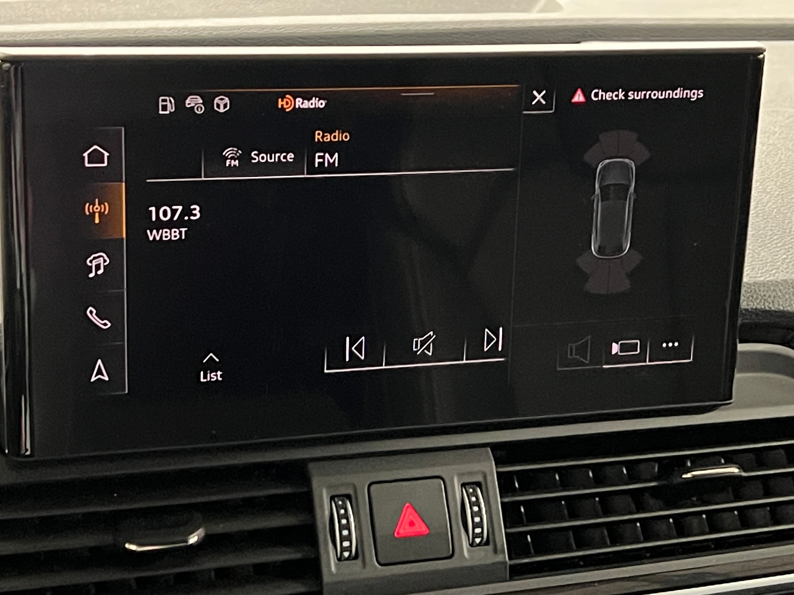 Thumbnail: 2025 Audi SQ5 - 3