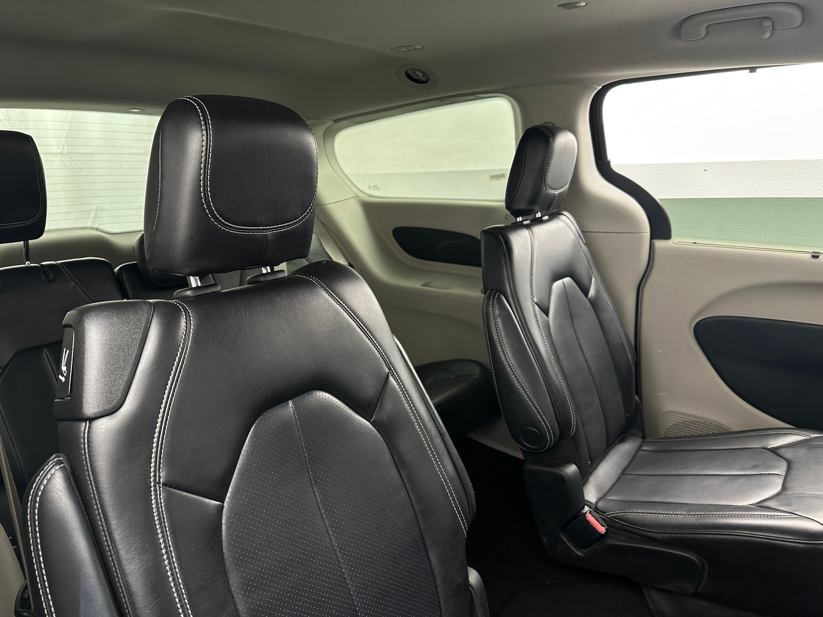 Thumbnail: 2023 Chrysler Pacifica - 5