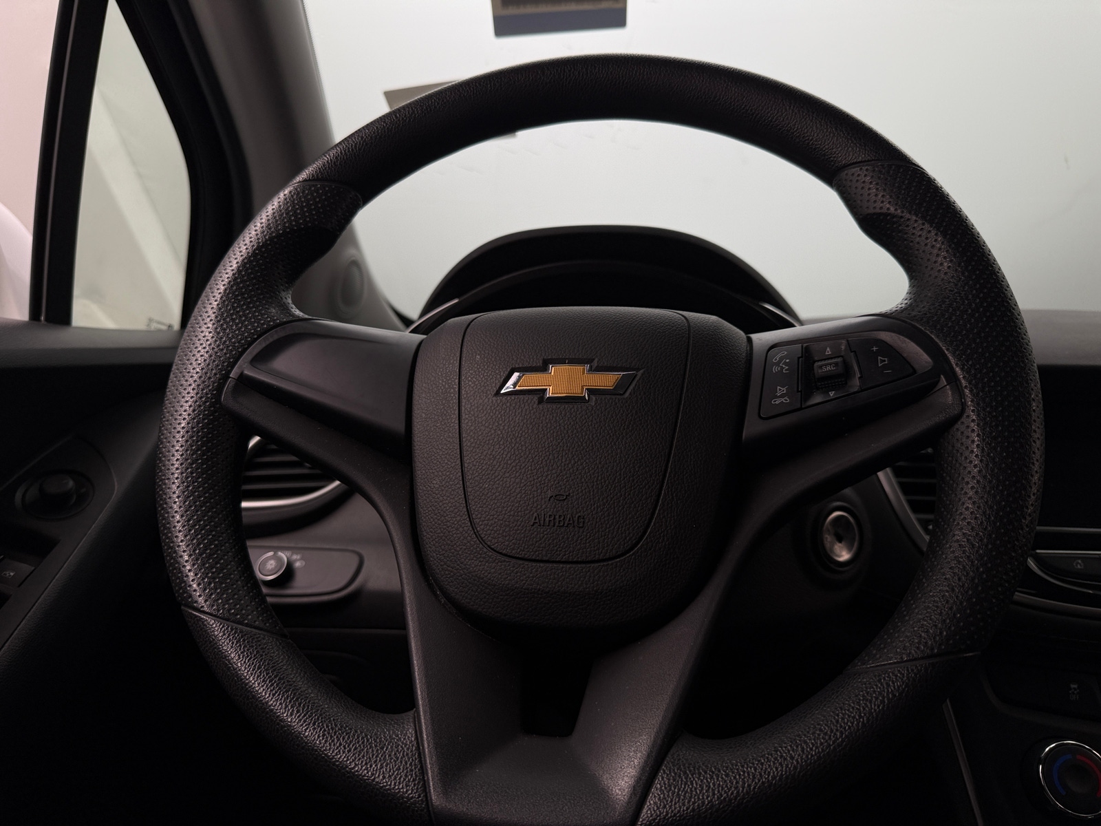 Thumbnail: 2021 Chevrolet Trax - 5