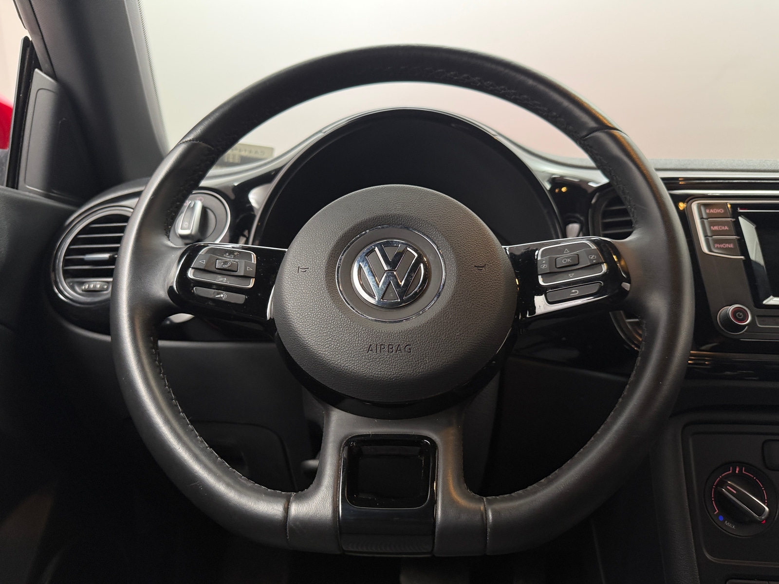 Thumbnail: 2019 Volkswagen Beetle - 4