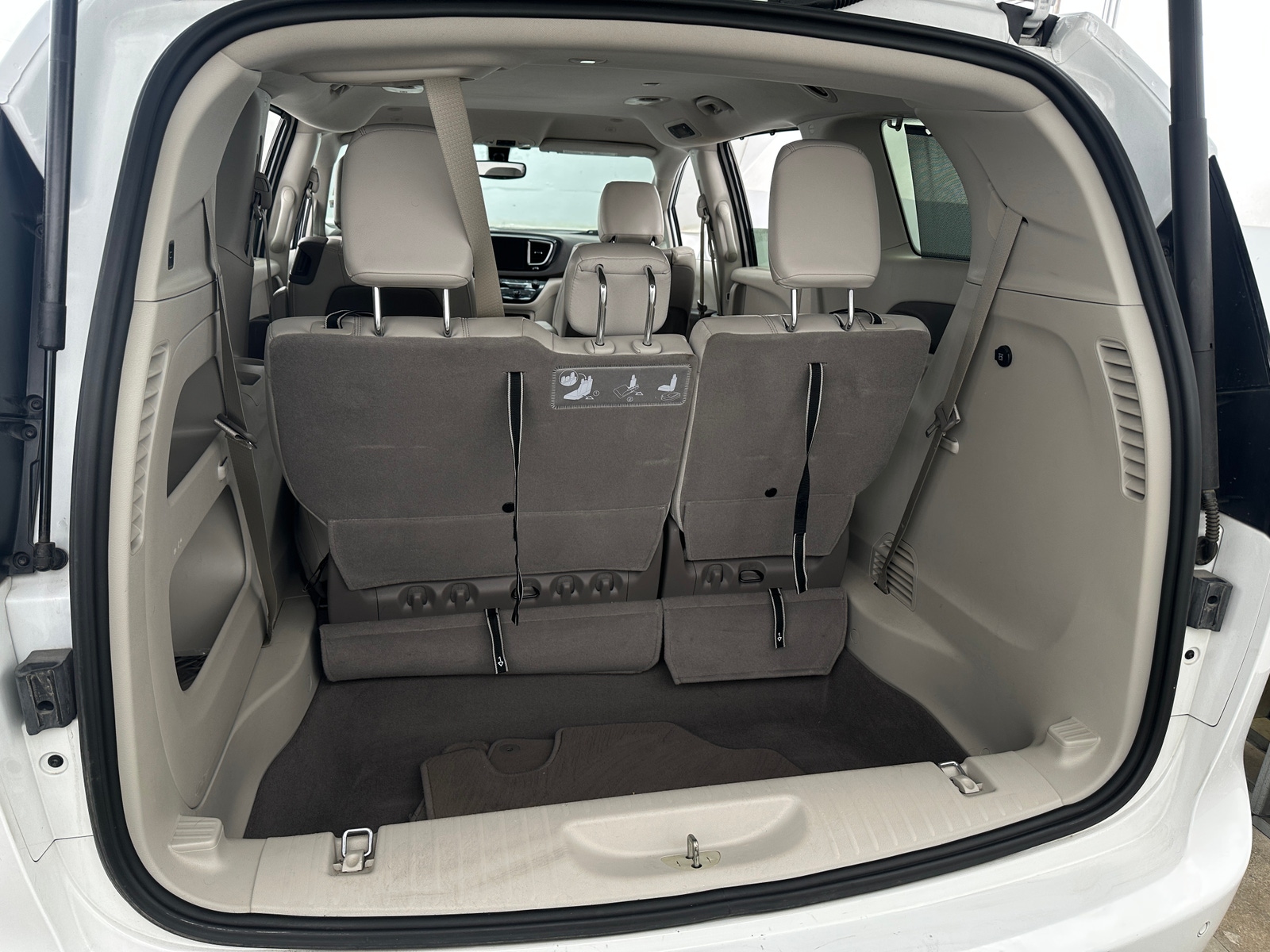 Thumbnail: 2020 Chrysler Pacifica - 6