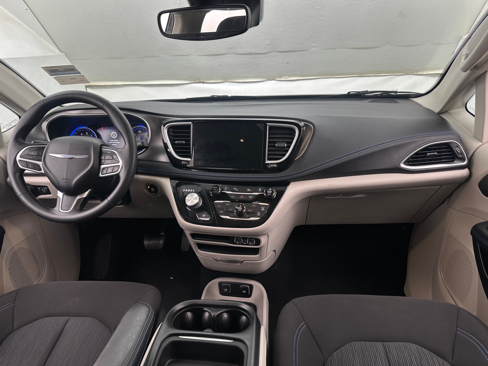 Thumbnail: 2021 Chrysler Pacifica - 3