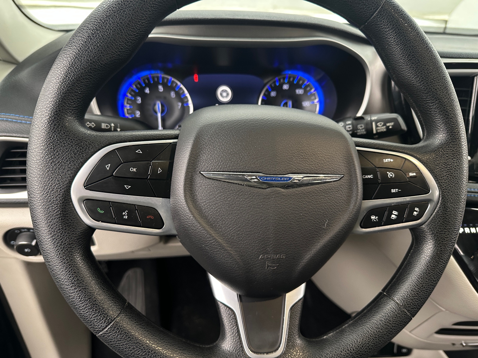 Thumbnail: 2021 Chrysler Pacifica - 5