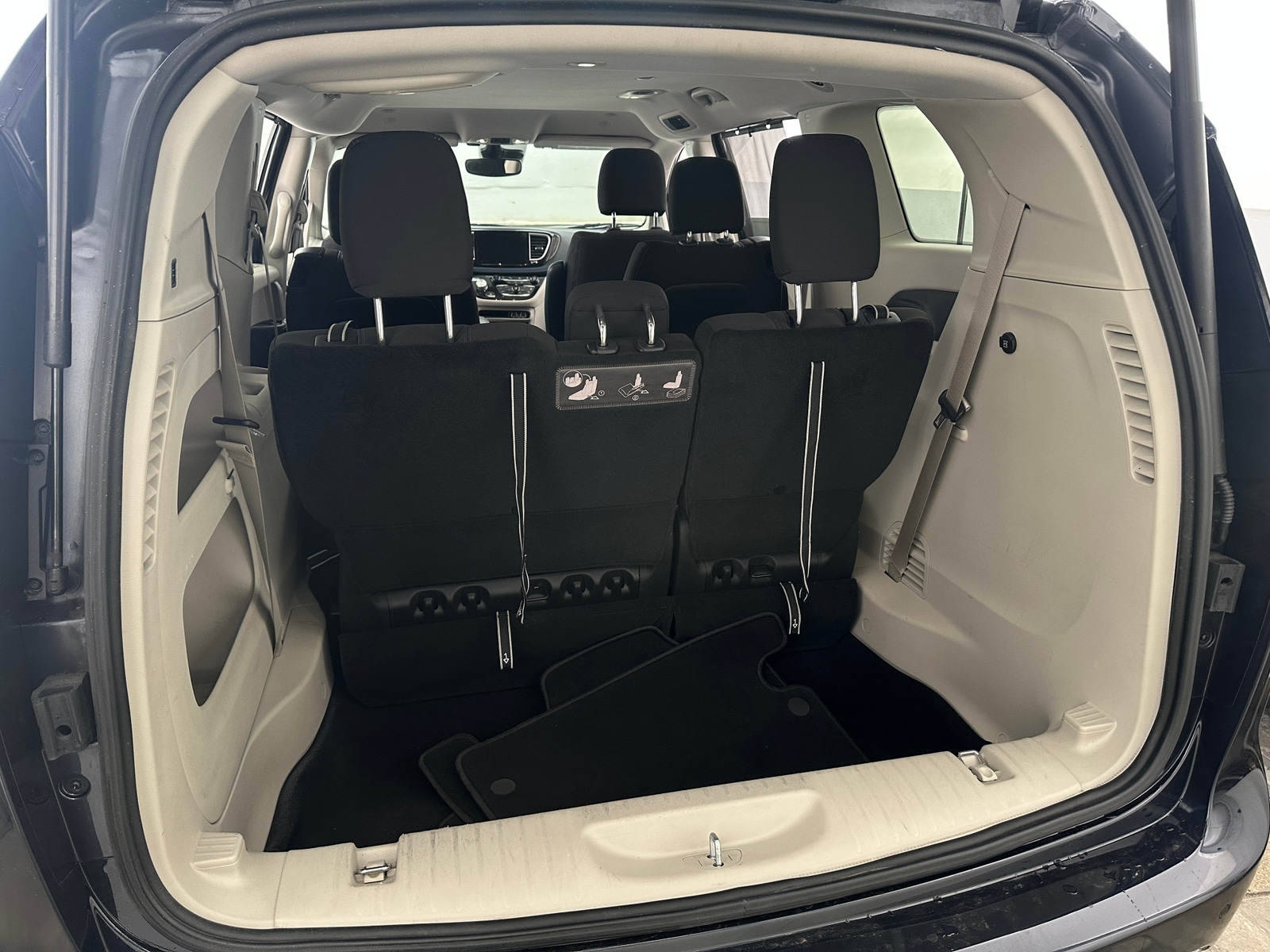 Thumbnail: 2021 Chrysler Pacifica - 7