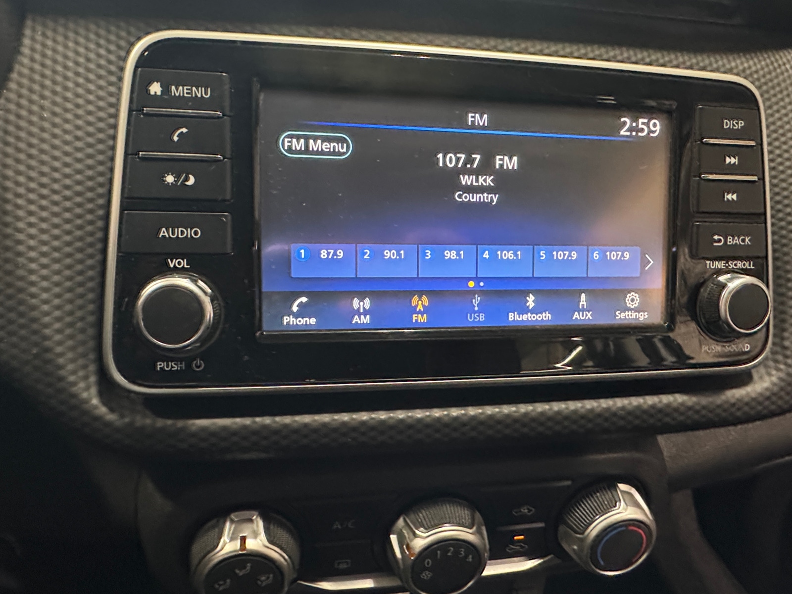 Thumbnail: 2022 Nissan Kicks - 4