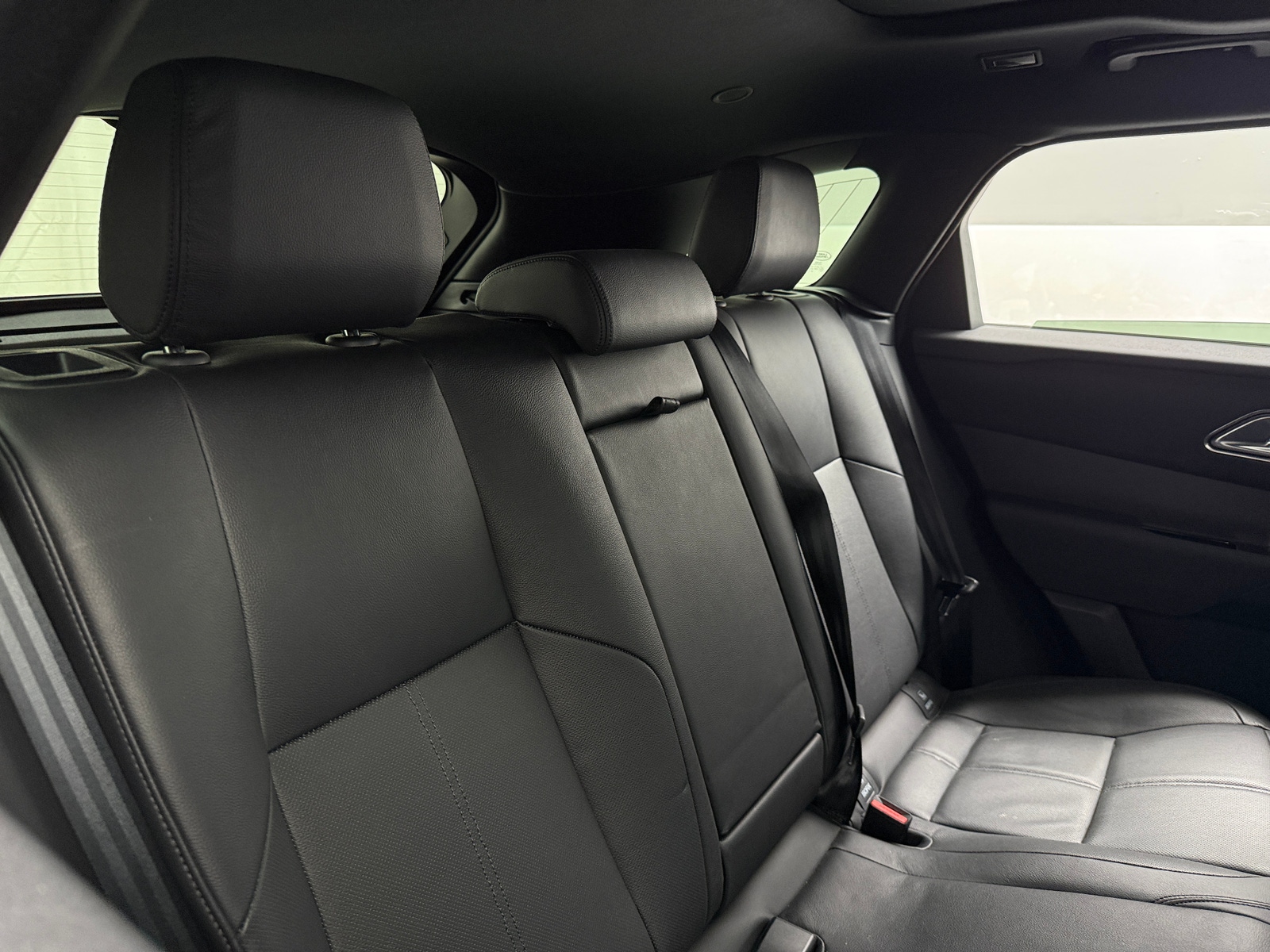 Thumbnail: 2025 Land Rover Range Rover Velar - 5