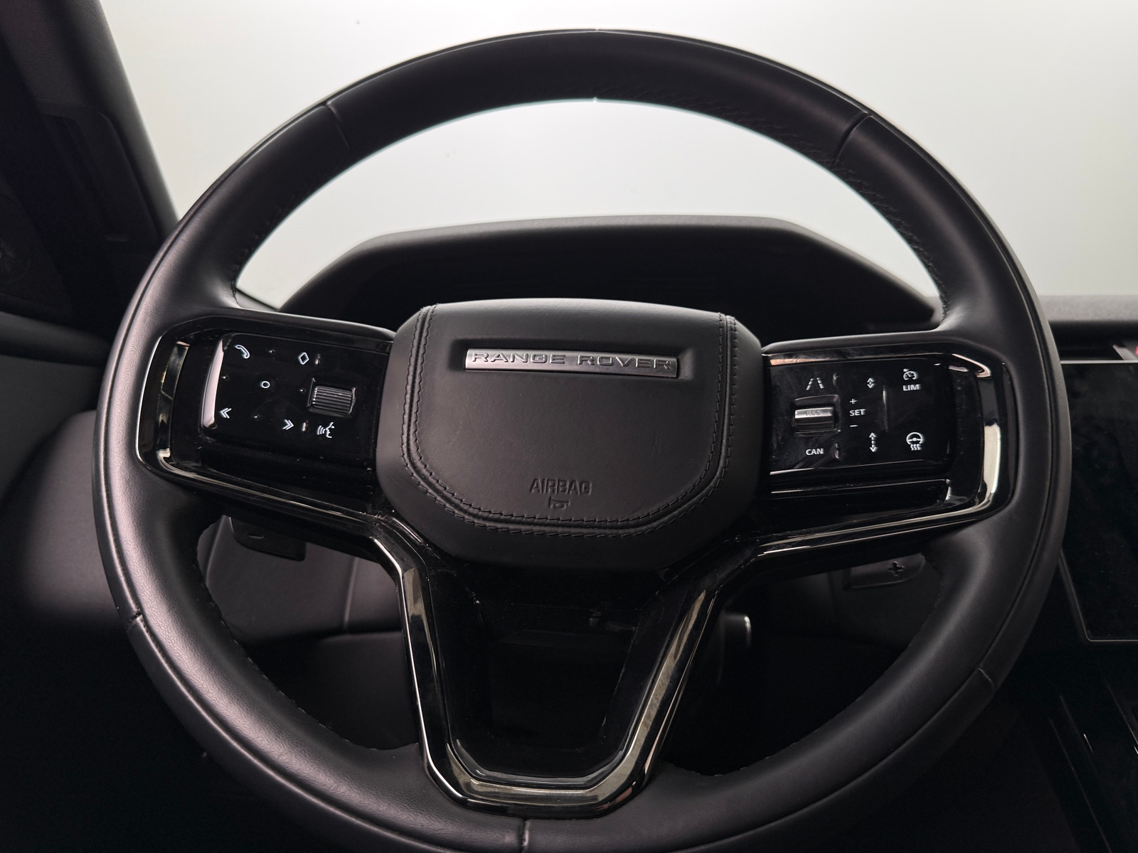 Thumbnail: 2025 Land Rover Range Rover Velar - 4