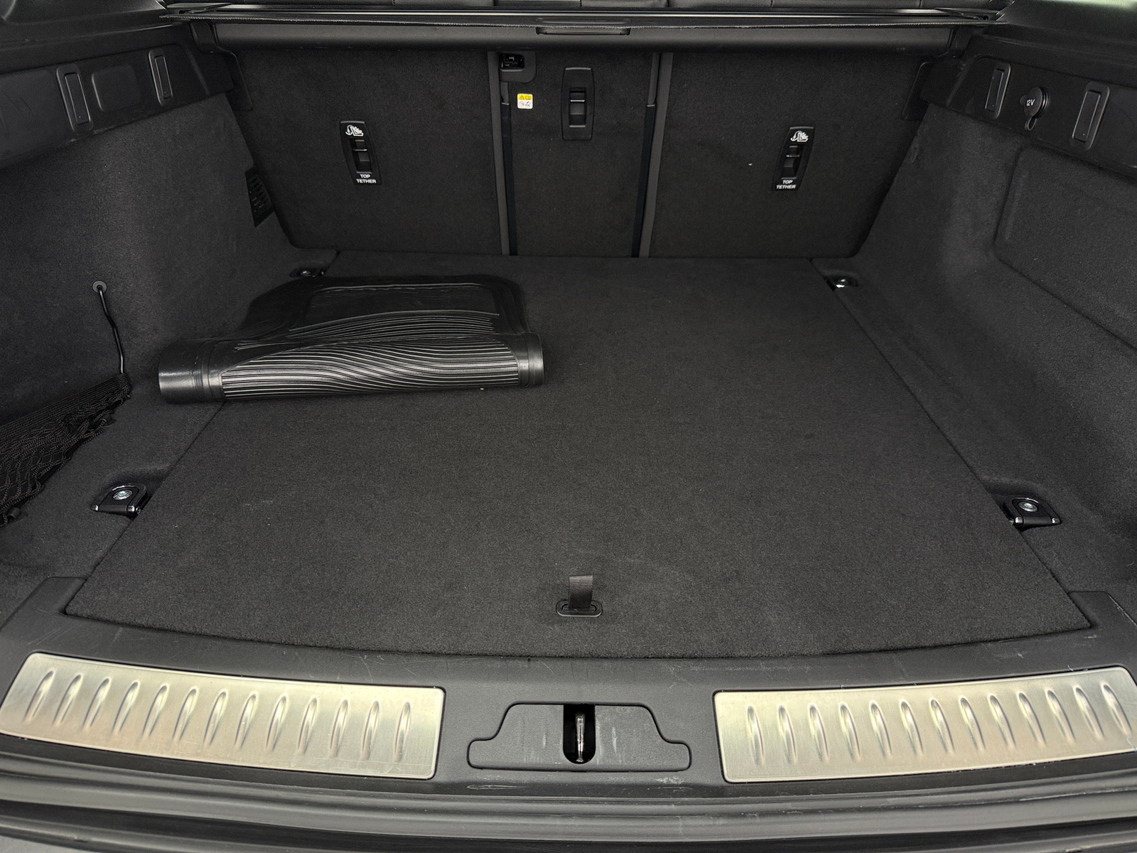 Thumbnail: 2025 Land Rover Range Rover Velar - 6