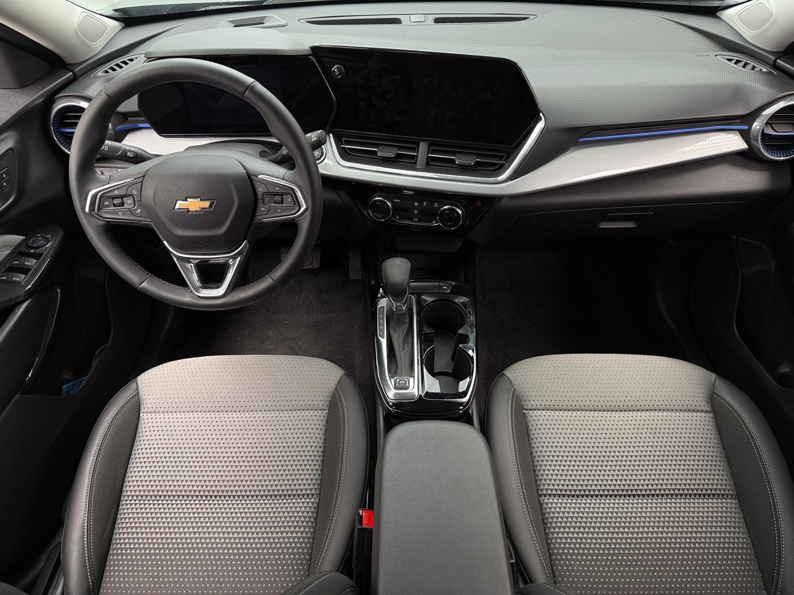 Thumbnail: 2024 Chevrolet Trax - 3