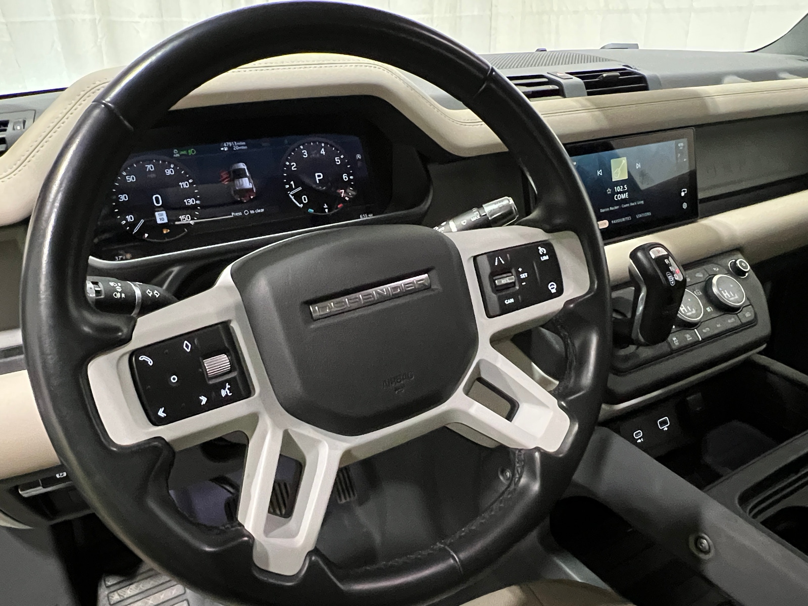 Thumbnail: 2021 Land Rover Defender - 4