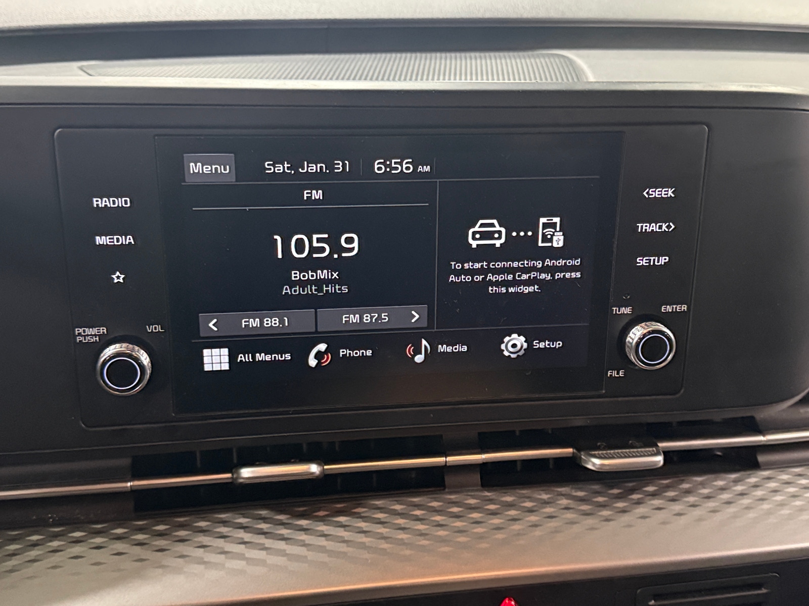 Thumbnail: 2023 Kia Carnival - 3