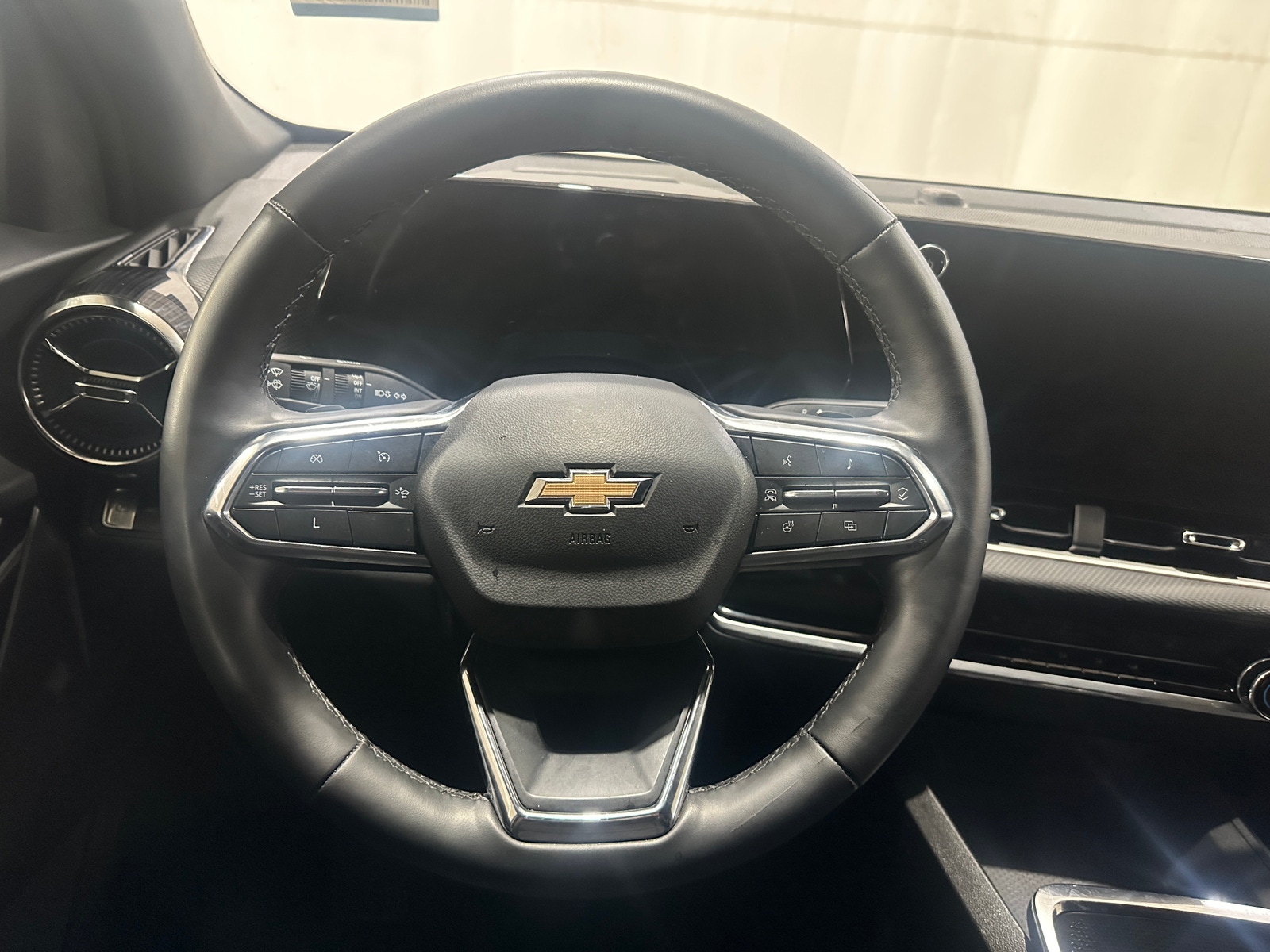 Thumbnail: 2025 Chevrolet Equinox - 5