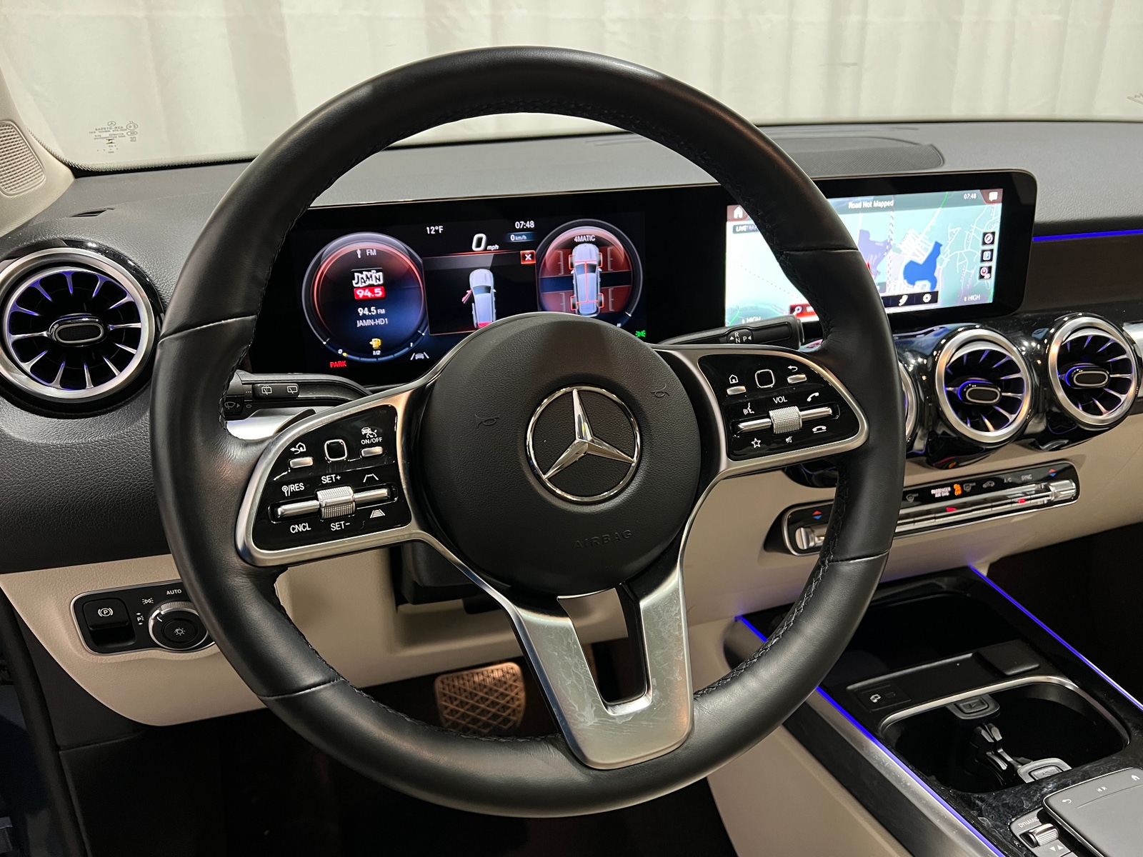 Thumbnail: 2023 Mercedes-Benz GLB - 4