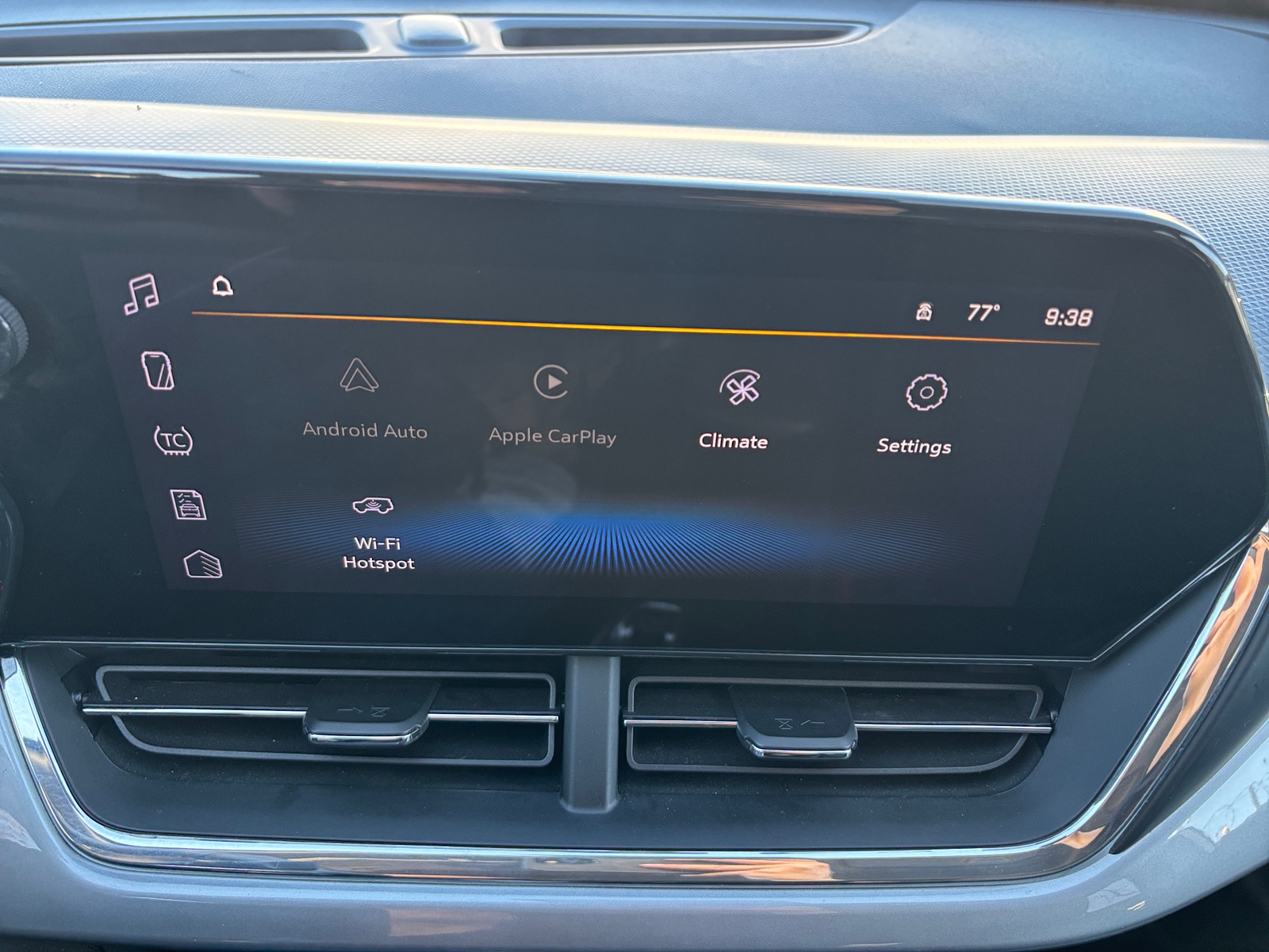 Thumbnail: 2025 Chevrolet Trax - 4